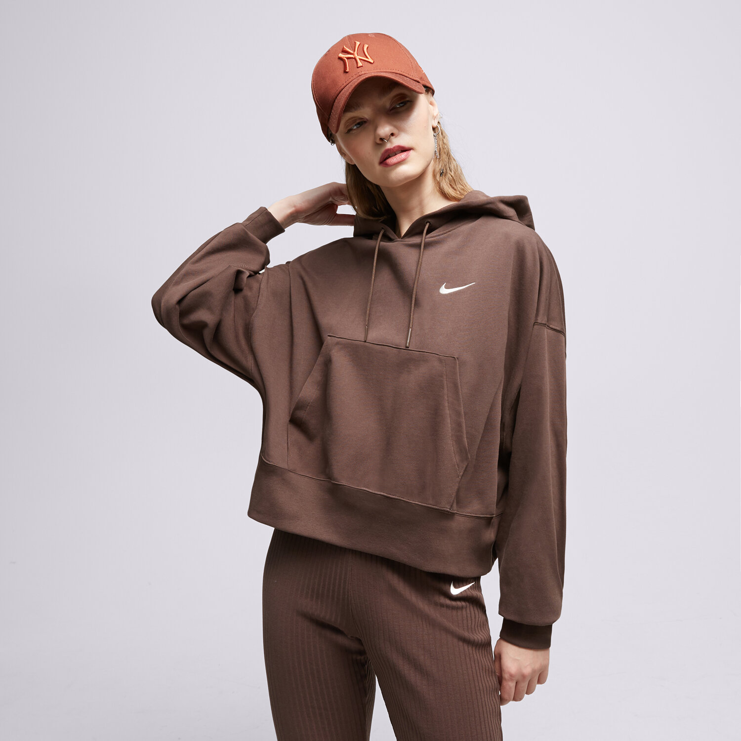 Ženske dukserice NIKE VESTA S KAPULJAČOM W NSW JRSY OS DM6417-237 smeđa
