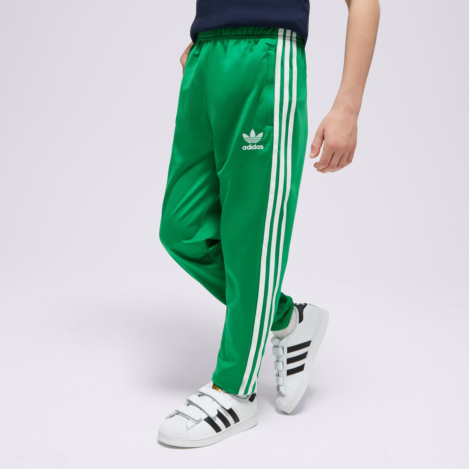 Dječje hlače ADIDAS HLAČE SST TRACK PANTS BOY IN4759 zelena
