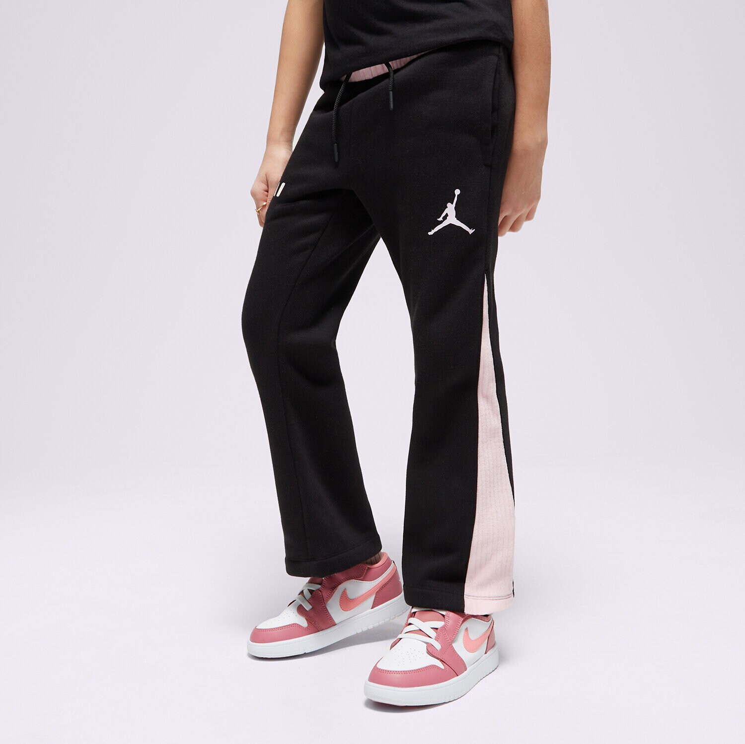 Dječje hlače JORDAN HLAČE SOFT TOUCH MIXED FLC GIRL 45C797-023 crna