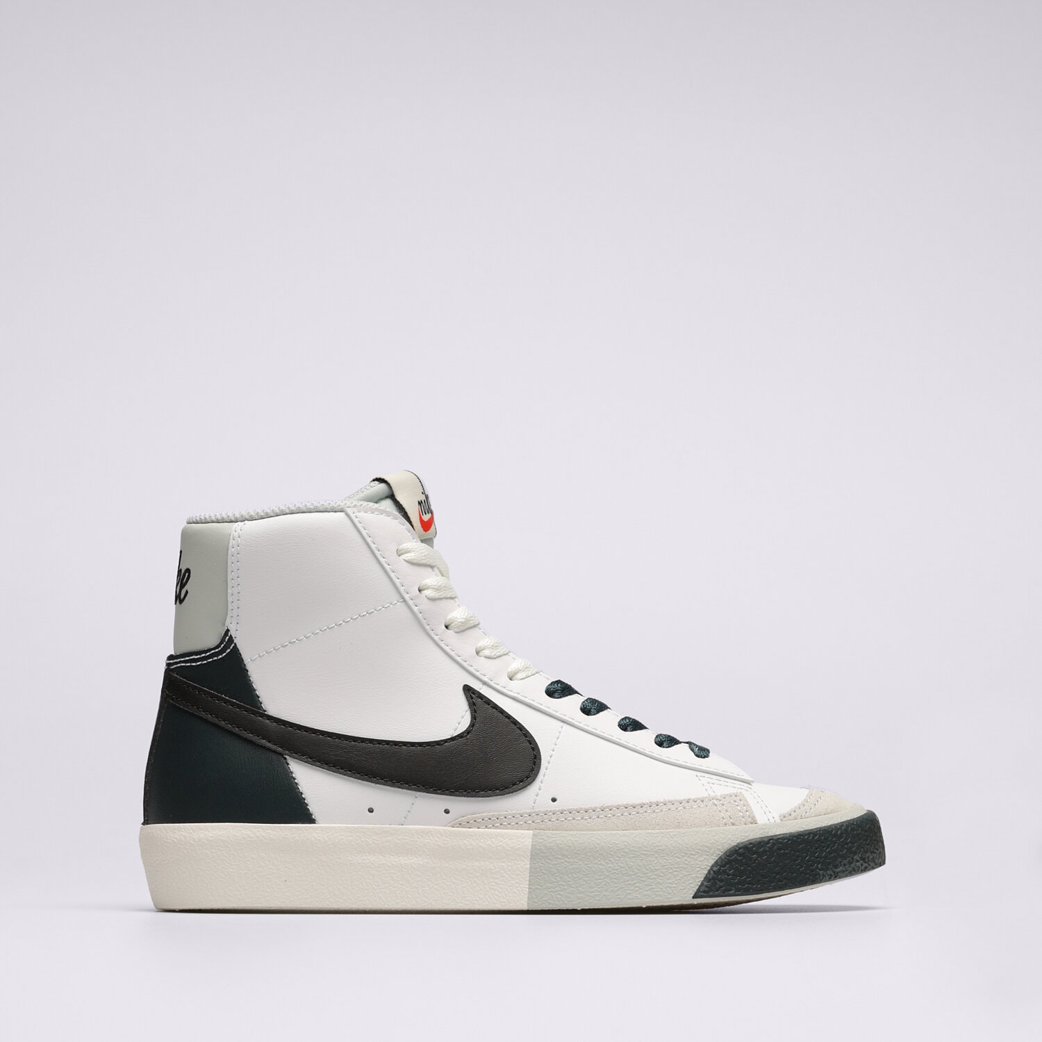 Dječje tenisice NIKE BLAZER MID '77 SE FN6937-101 bijela