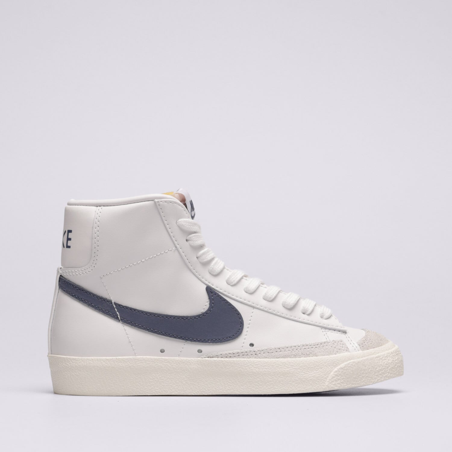Ženske tenisice NIKE W BLAZER MID '77 CZ1055-125 bijela