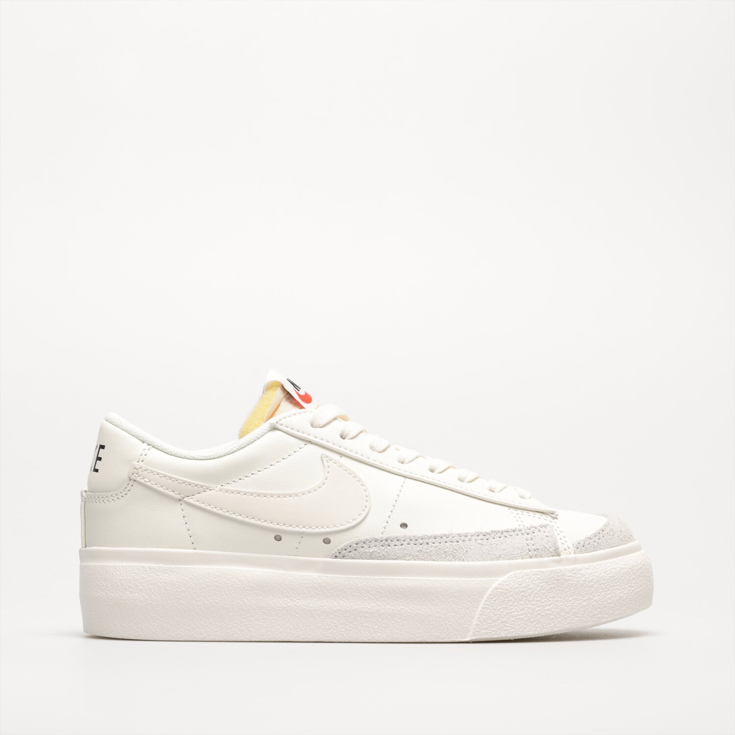 Ženske tenisice NIKE BLAZER LOW PLATFORM DJ0292-105 bijela