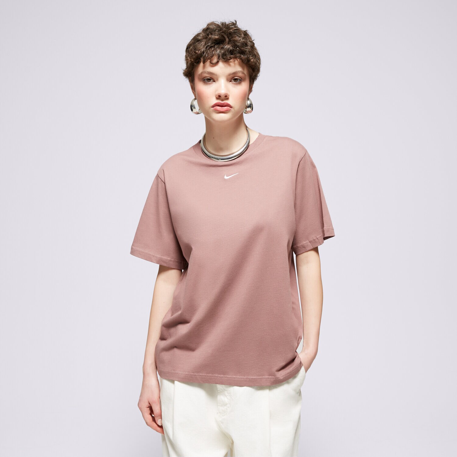 Ženske majice NIKE T-SHIRT W NSW TEE ESSNTL LBR FD4149-208 smeđa