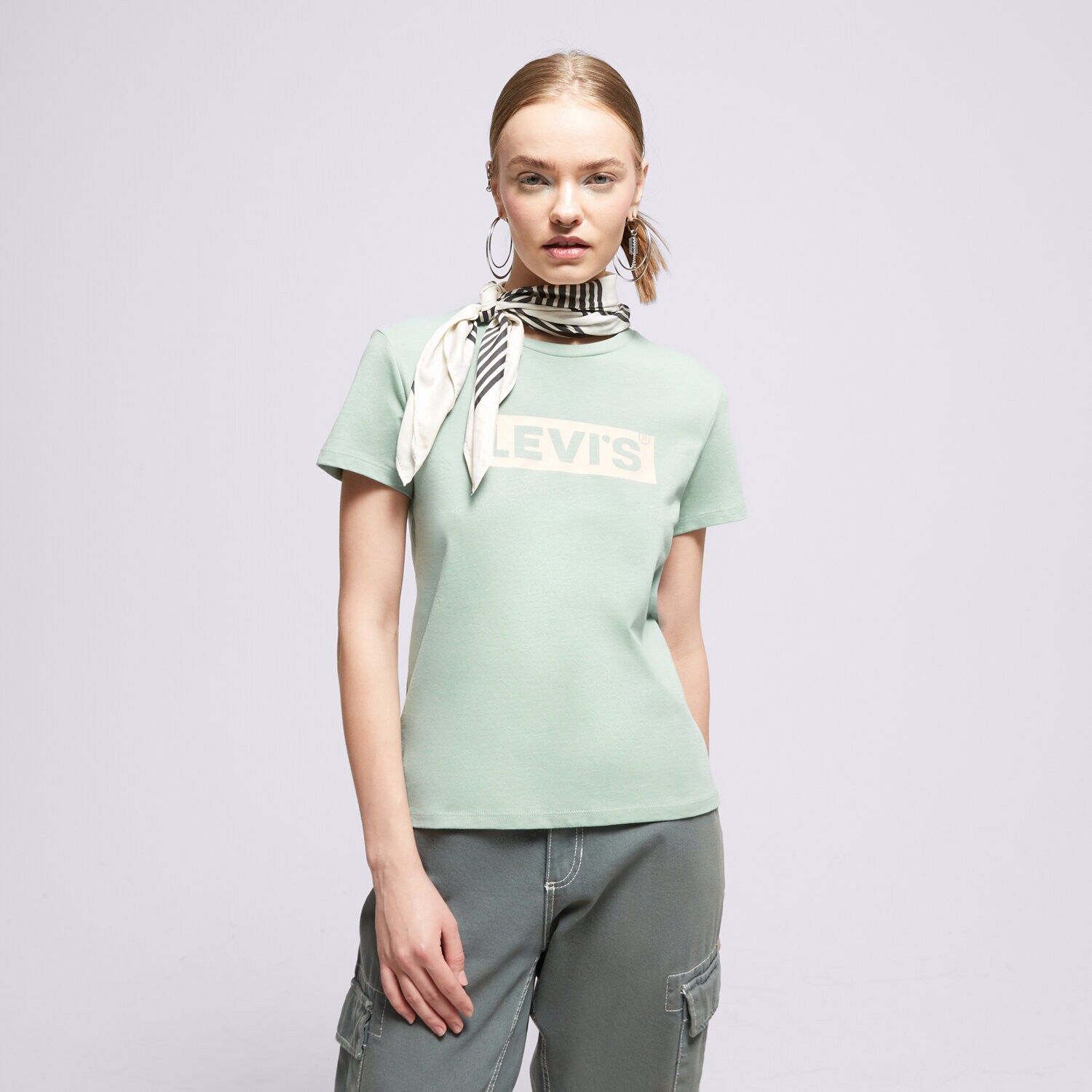 Ženske majice LEVI'S T-SHIRT THE PERFECT TEE GREENS 17369-2245 zelena