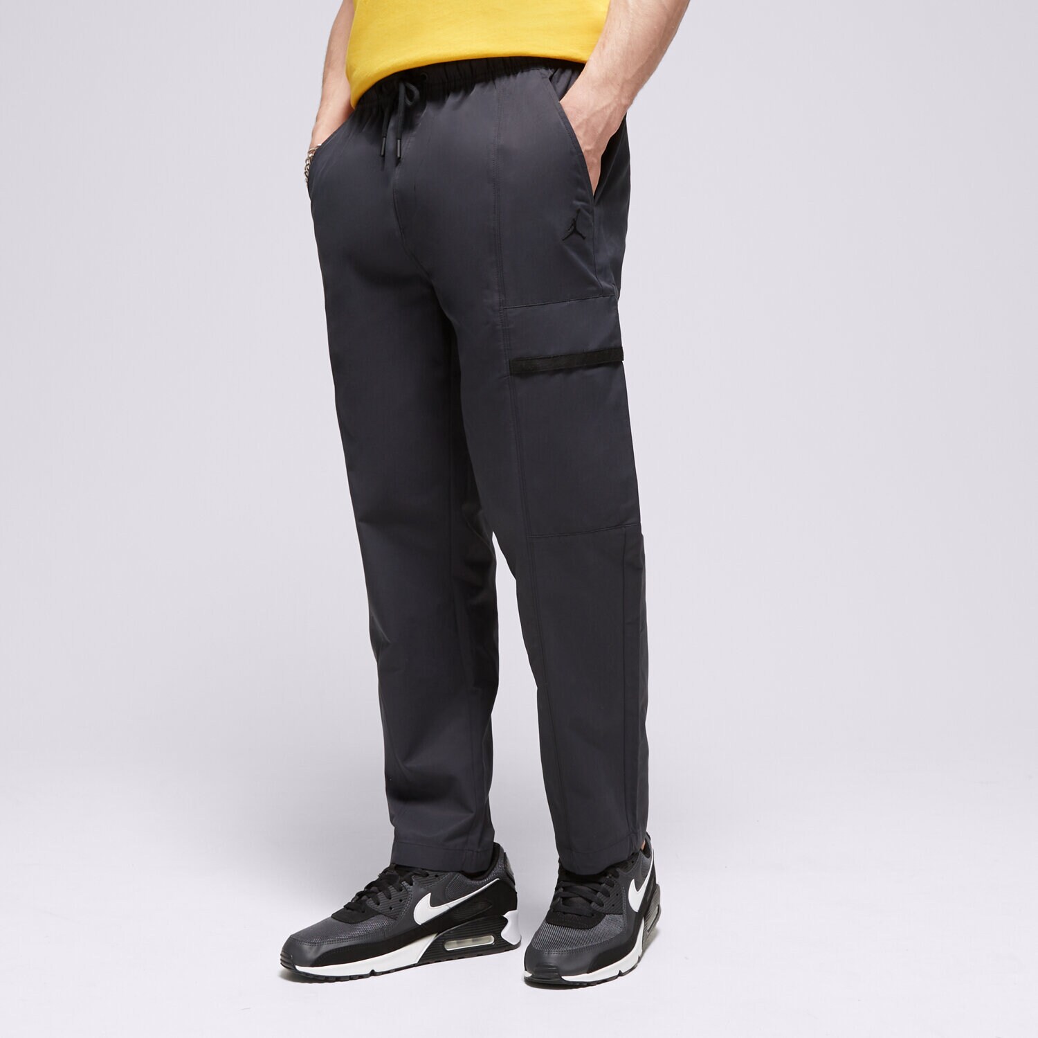 Muške hlače JORDAN HLAČE M J ESS WOVEN PANT FN4539-010 crna