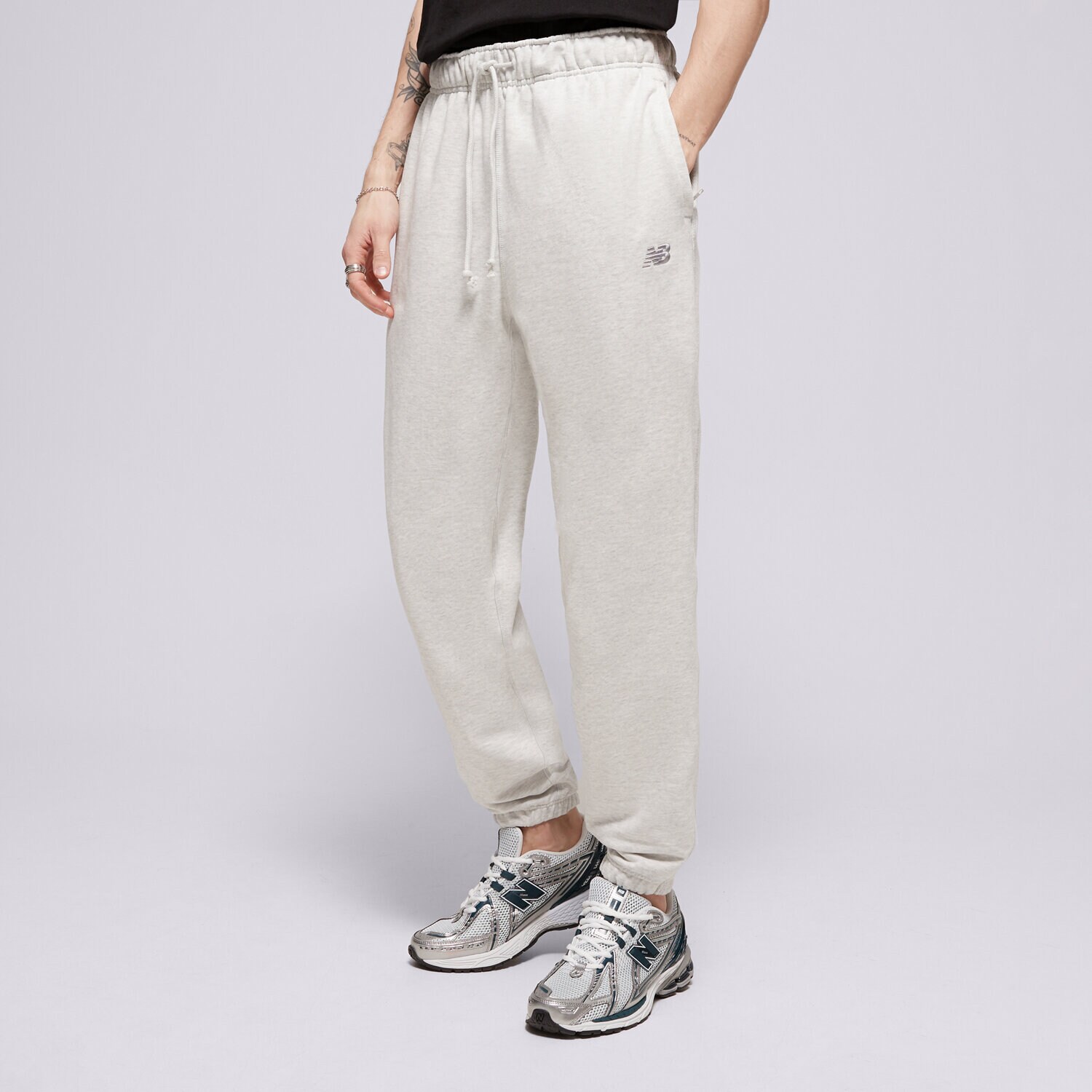 Muške hlače NEW BALANCE HLAČE ATHLETICS FRENCH TERRY JOGGER MP41508AHH siva