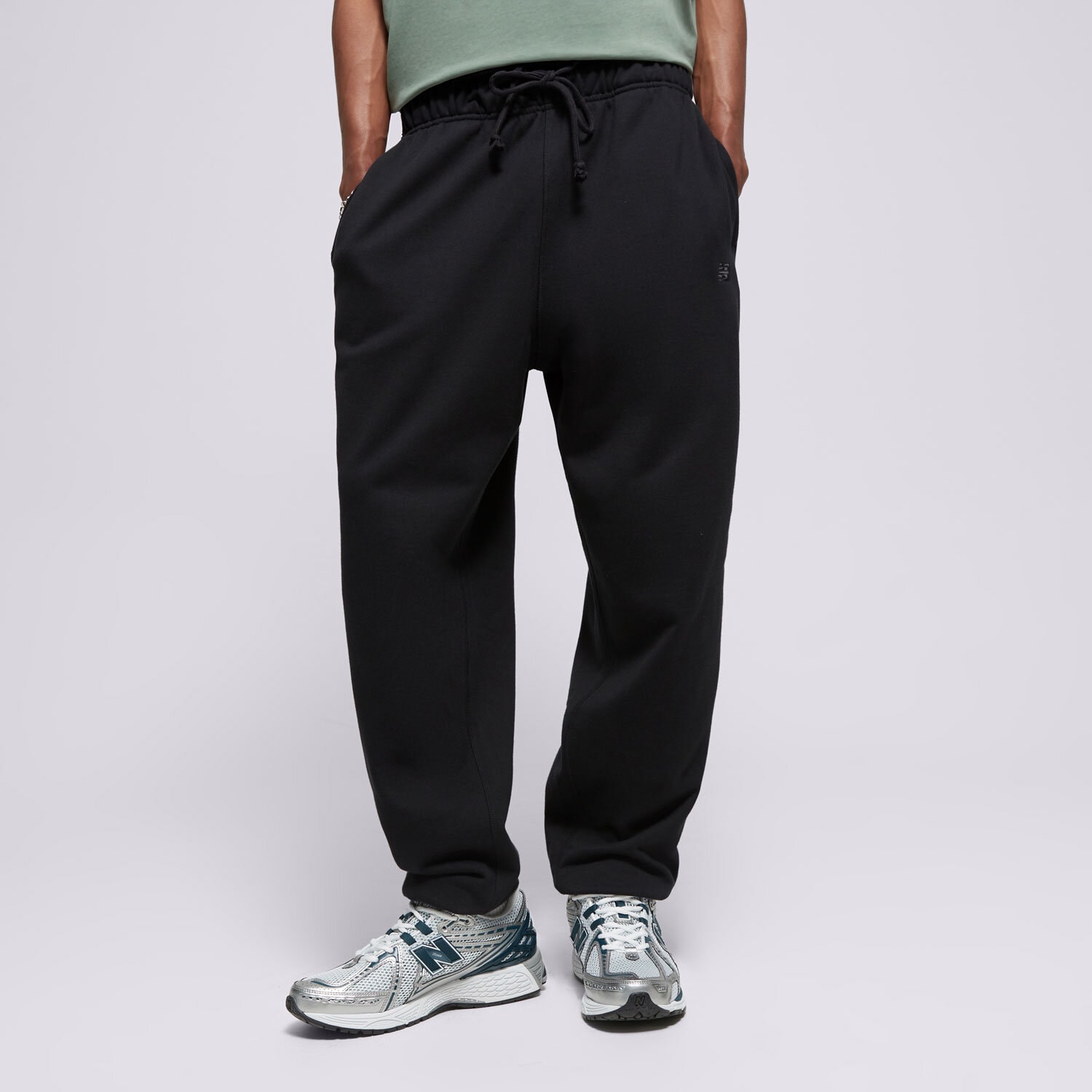 Muške hlače NEW BALANCE HLAČE ATHLETICS FRENCH TERRY JOGGER MP41508BK crna