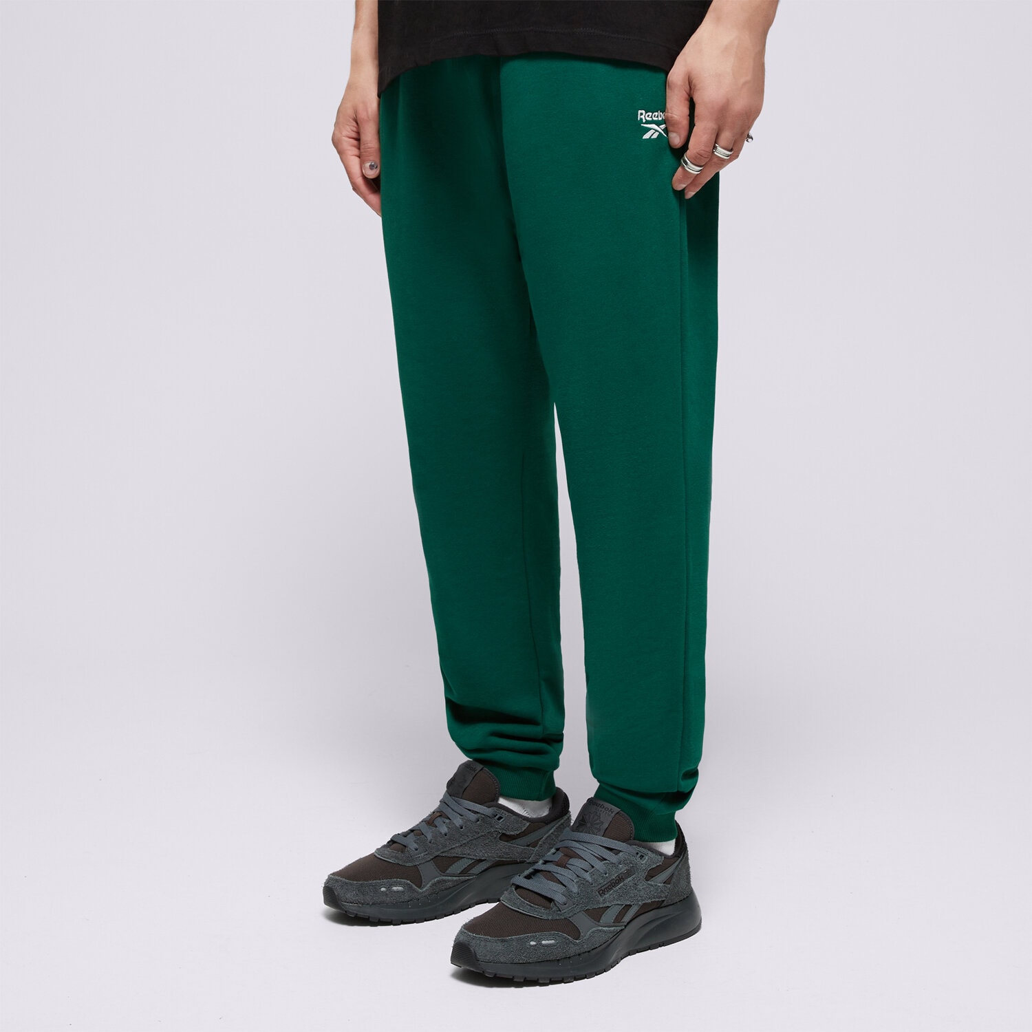 Muške hlače REEBOK HLAČE REEBOK IDENTITY SMALL LOGO 100076444 zelena
