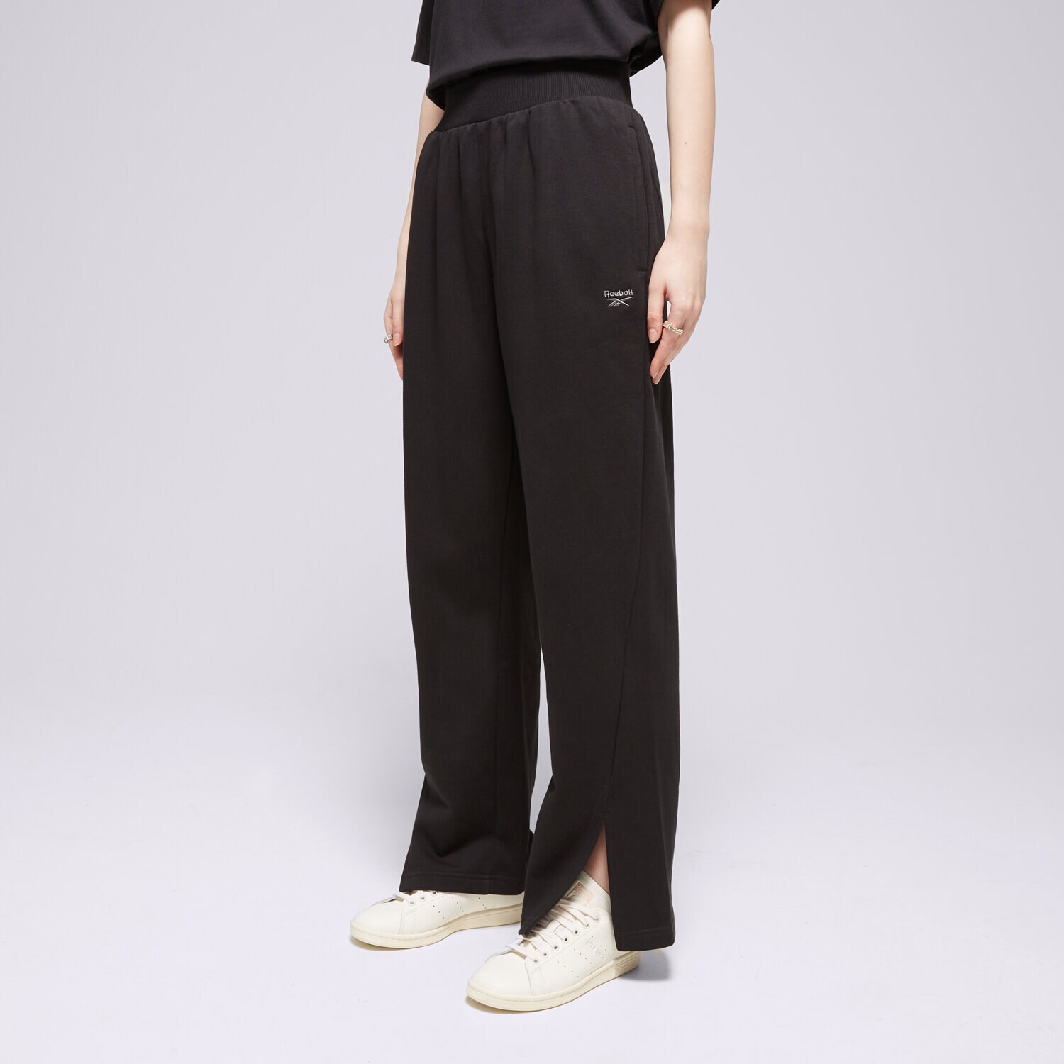 Ženske hlače REEBOK HLAČE CL WDE FLEECE PANT 100075540 crna