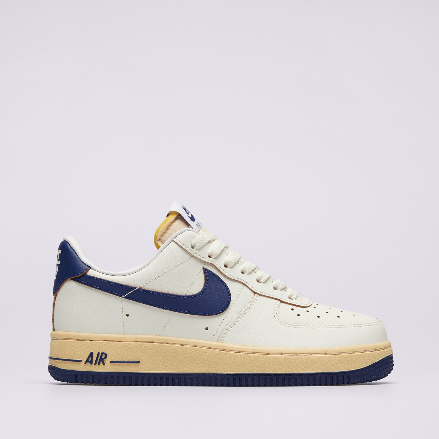 Ženske tenisice NIKE WMNS AIR FORCE 1 '07 FQ8103-133 krem
