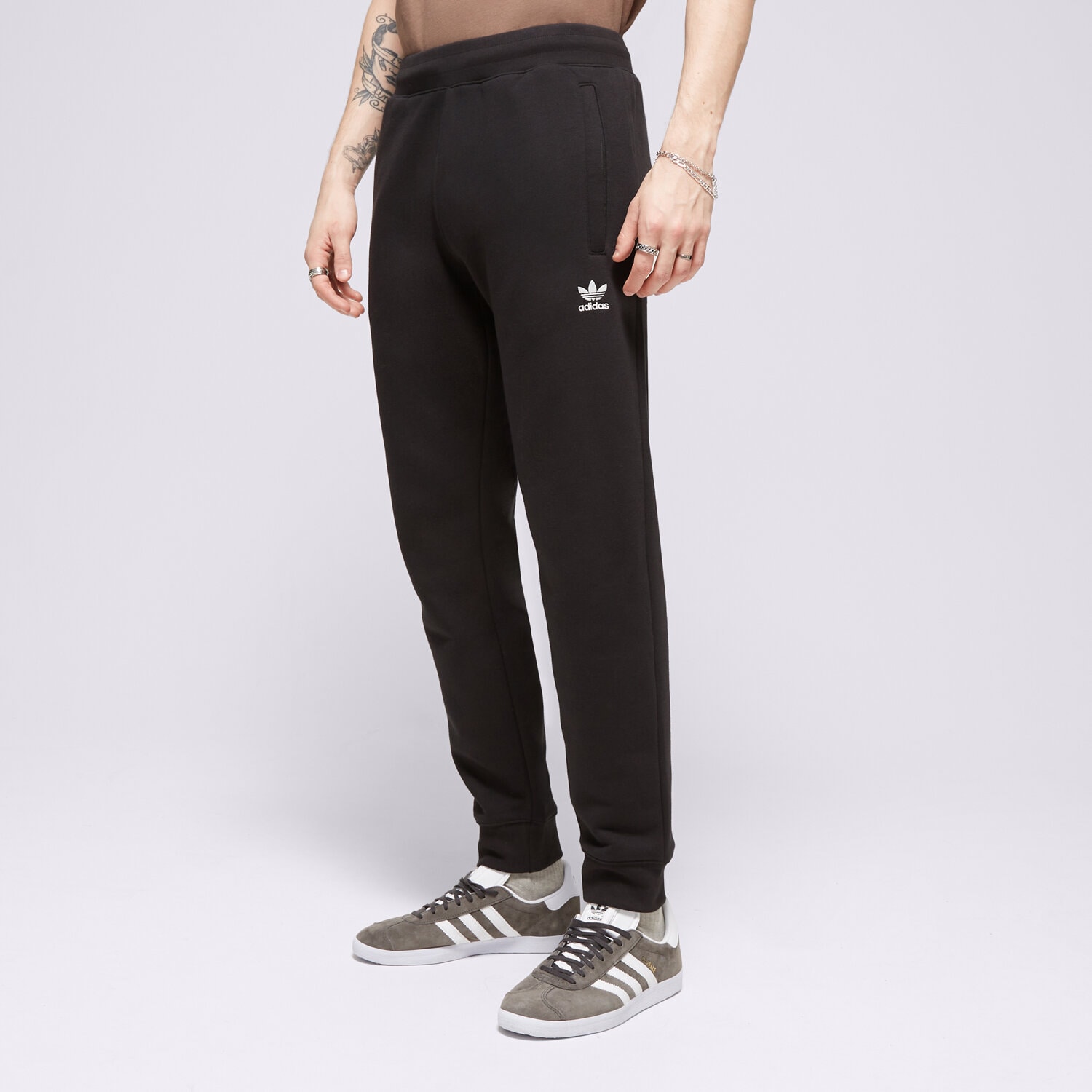 Muške hlače ADIDAS HLAČE ESSENTIALS PANT IR7798 crna
