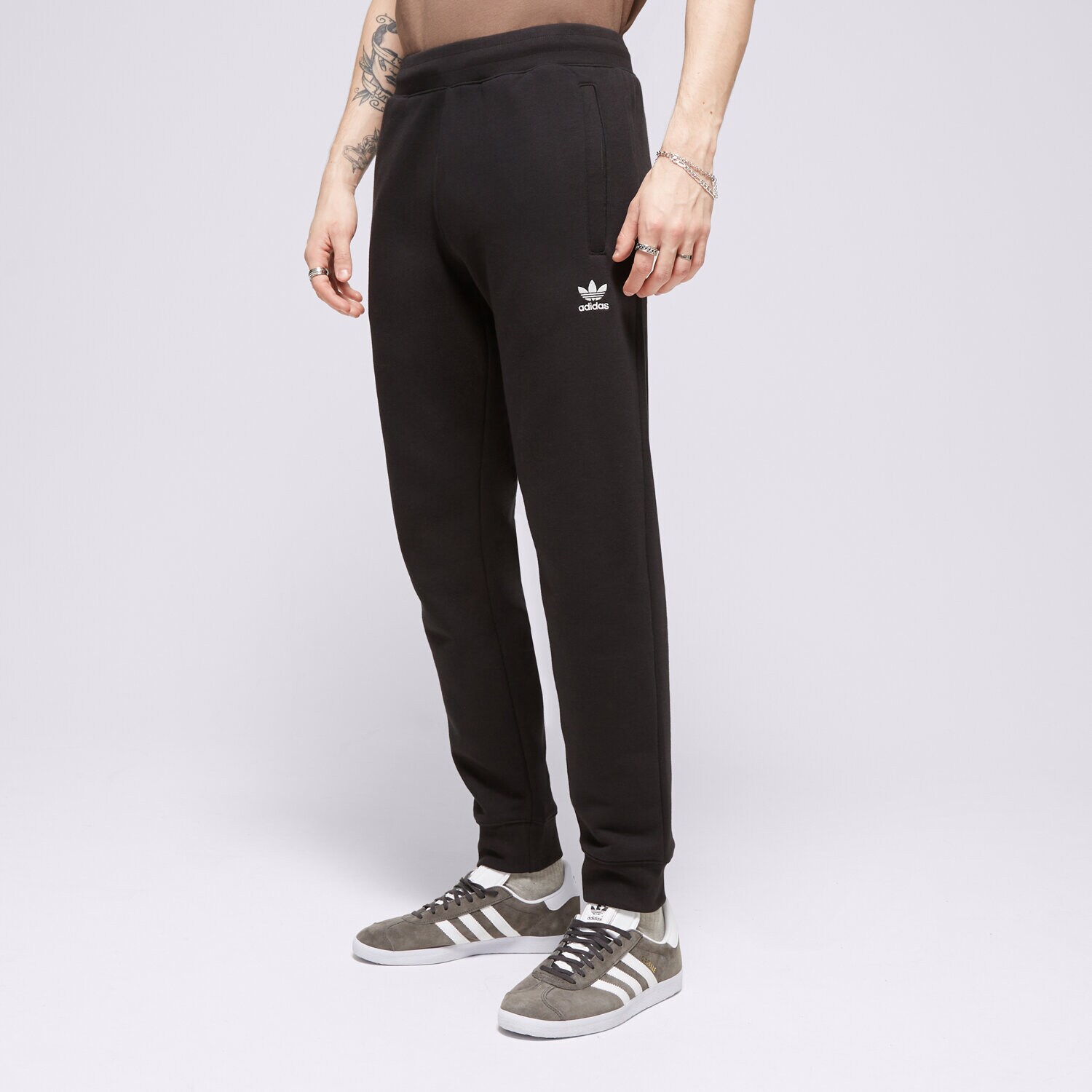 Muške hlače ADIDAS HLAČE ESSENTIALS PANT IR7798 crna