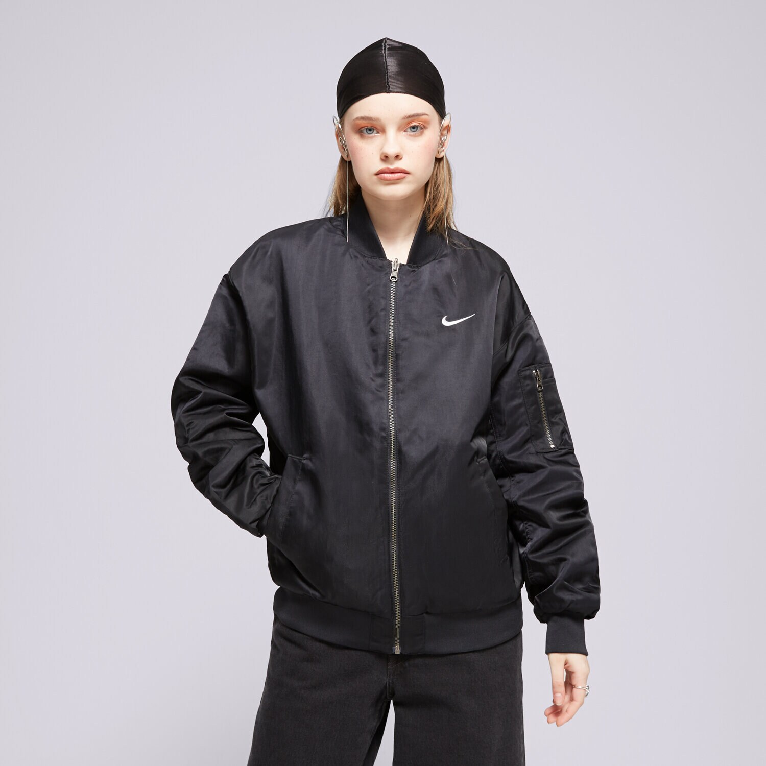 Ženske prijelazne jakne NIKE JAKNA W NSW NIKE VRSTY BMBR JKT DV7876-010 crna