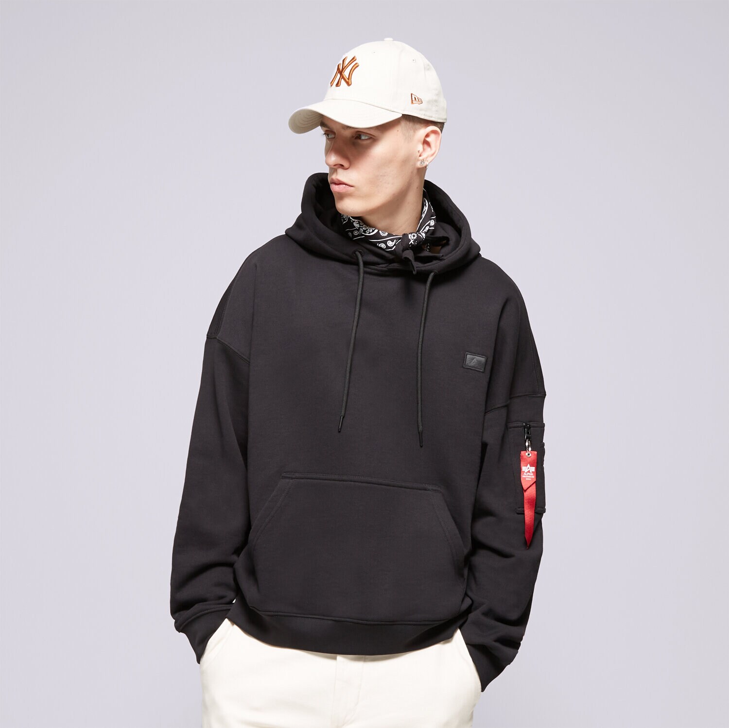 Muške dukserice ALPHA INDUSTRIES VESTA S KAPULJAČOM   ALPHA ESSENTIALS RL HO 14633503 crna