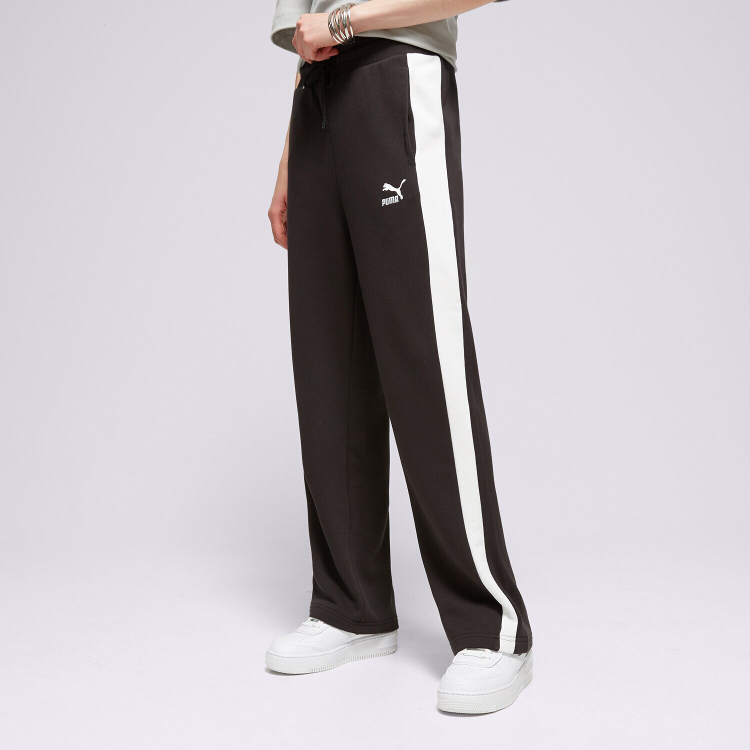 Ženske hlače PUMA HLAČE ICONIC T7 STRAIGHT LEG TRACK 62541101 crna