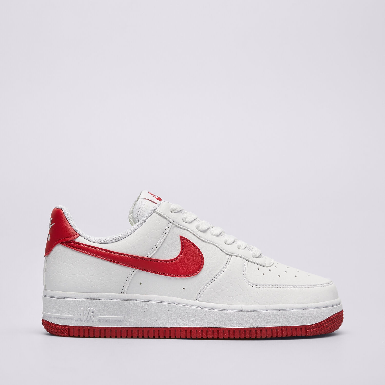 Ženske tenisice NIKE AIR FORCE 1 '07 SE DV3808-105 bijela