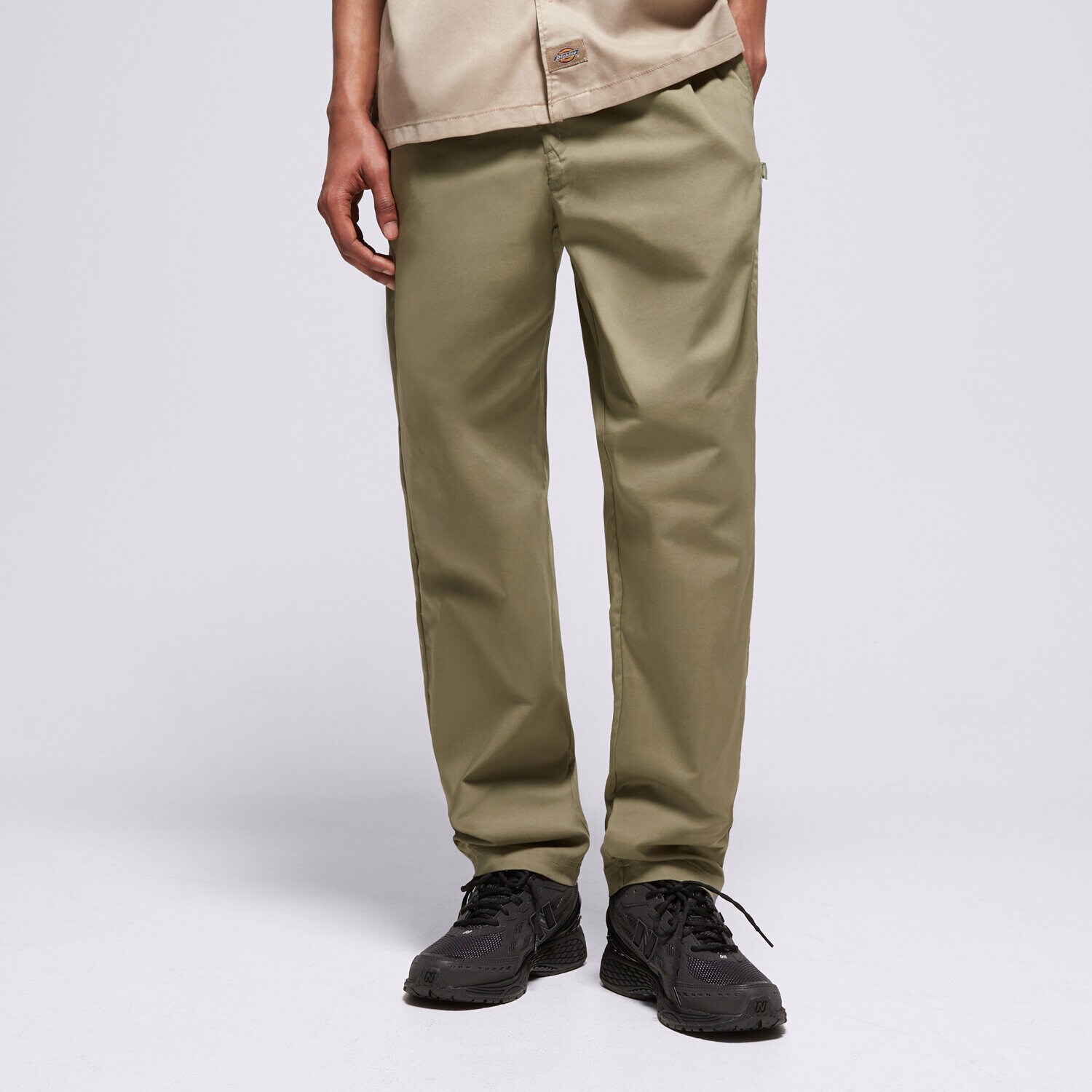 Muške hlače NEW BALANCE HLAČE ICON TWILL TAPERED MP41575DEK kaki