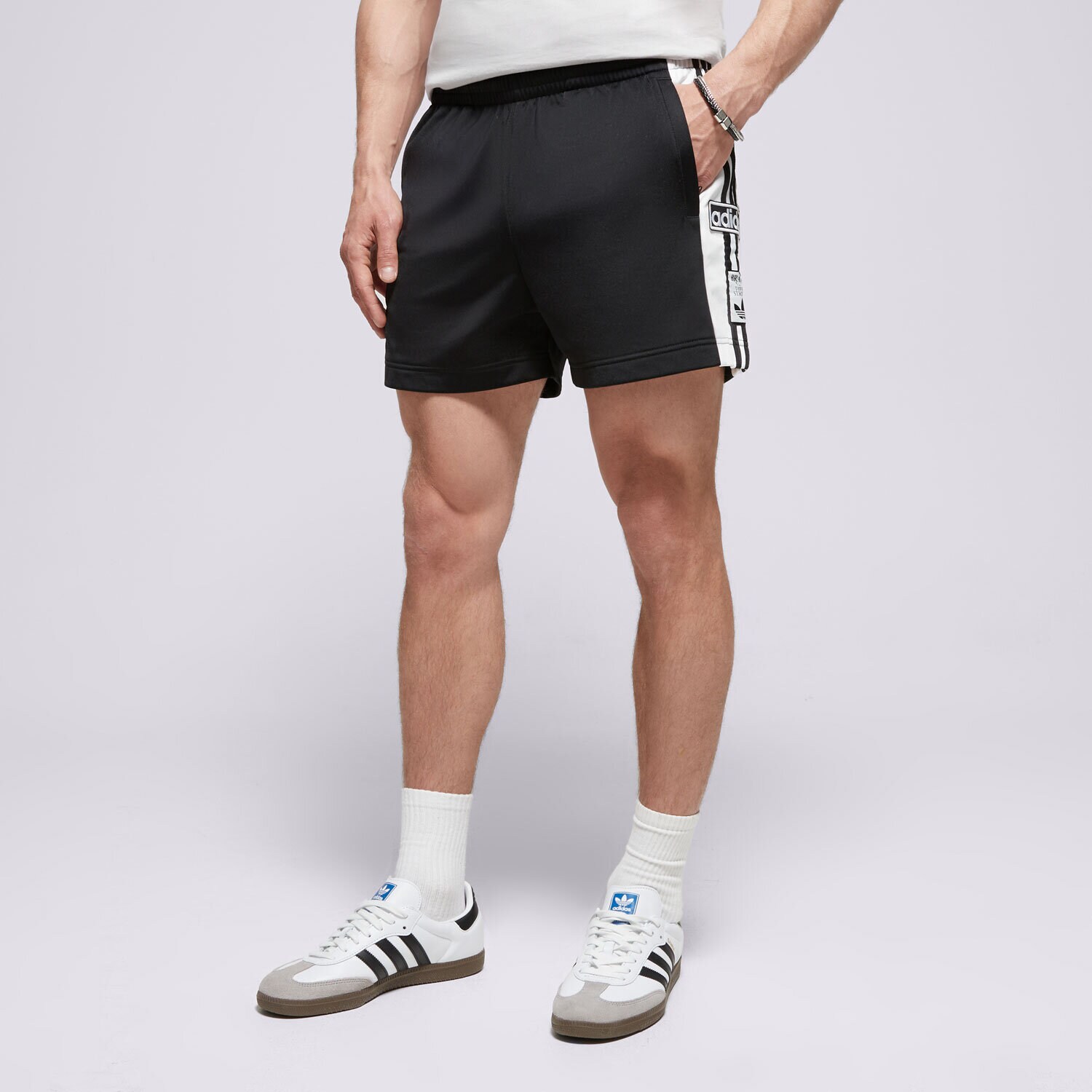 Ženske kratke hlače ADIDAS KRATKE HLAČE ADIBREAK SHORT IU2518 crna
