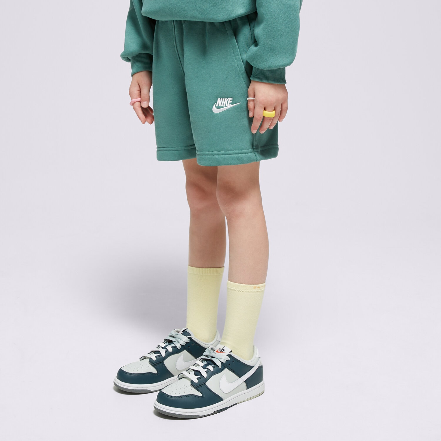 Dječje kratke hlače i haljine NIKE KRATKE HLAČE SPORTSWEAR CLUB FLEECE GIRL FD2919-361 zelena