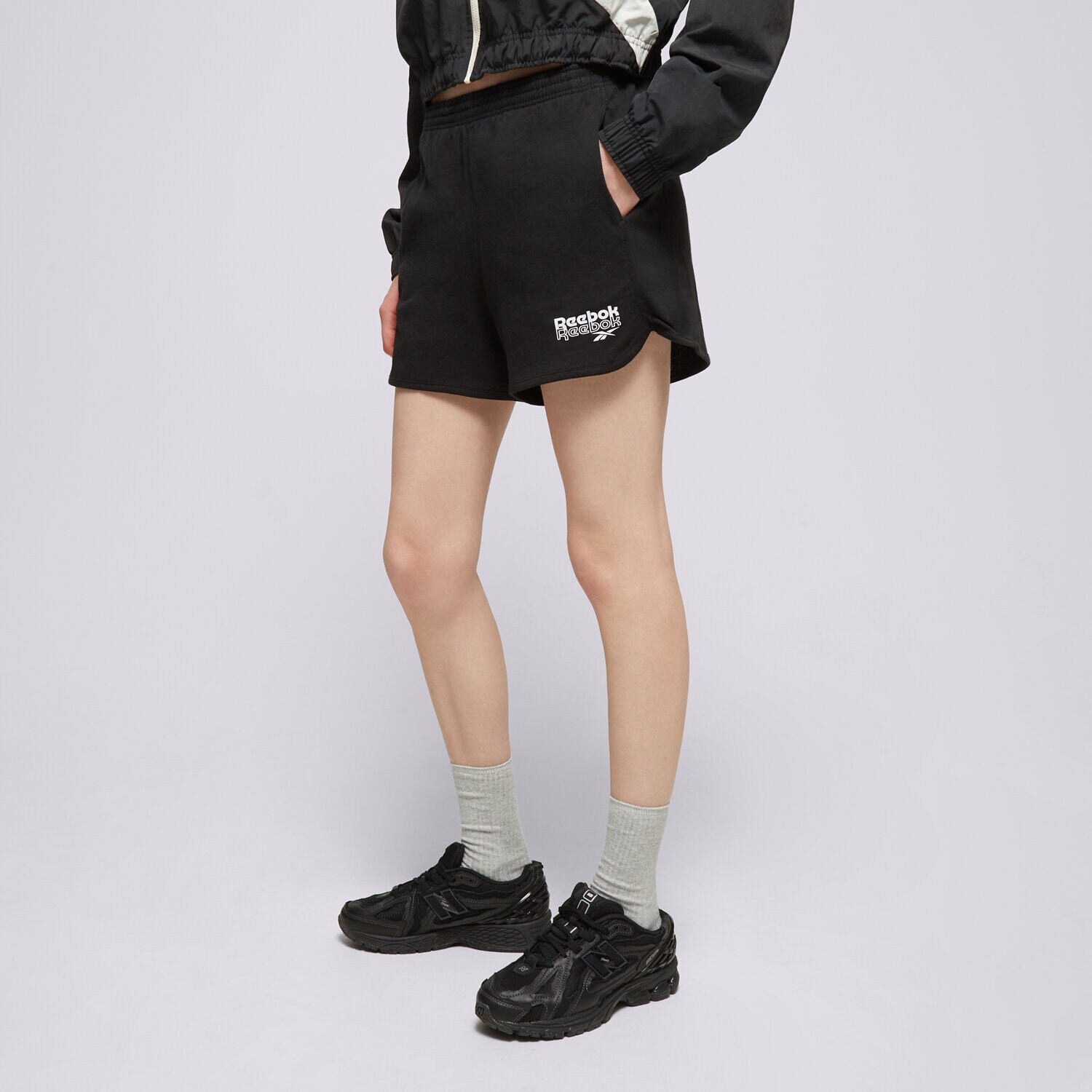 Ženske kratke hlače REEBOK KRATKE HLAČE RIE SHORT 100075406 crna
