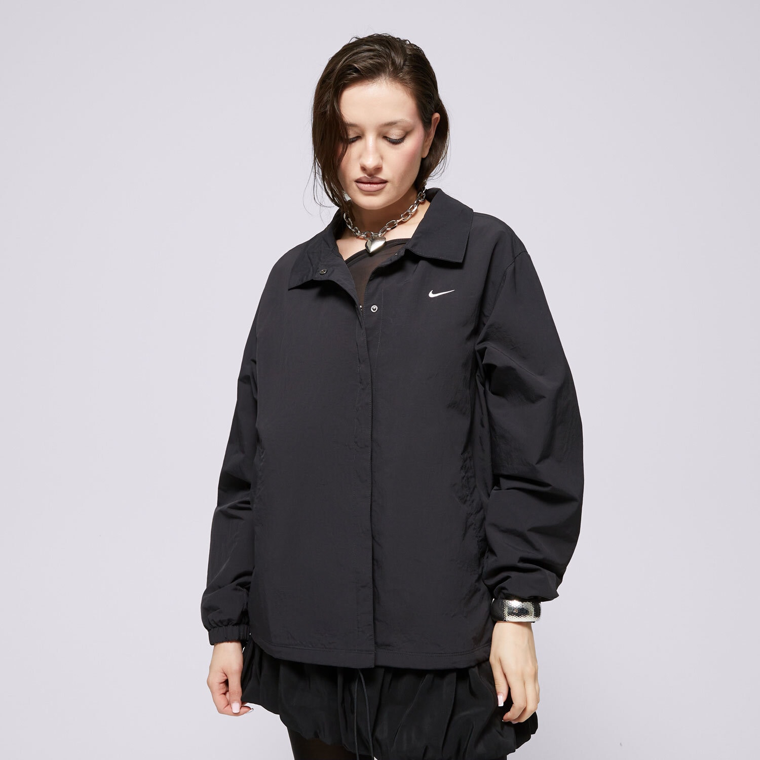 Ženske prijelazne jakne NIKE JAKNA W NSW ESSTL WVN UV HBR CCH JKT FV7560-010 crna