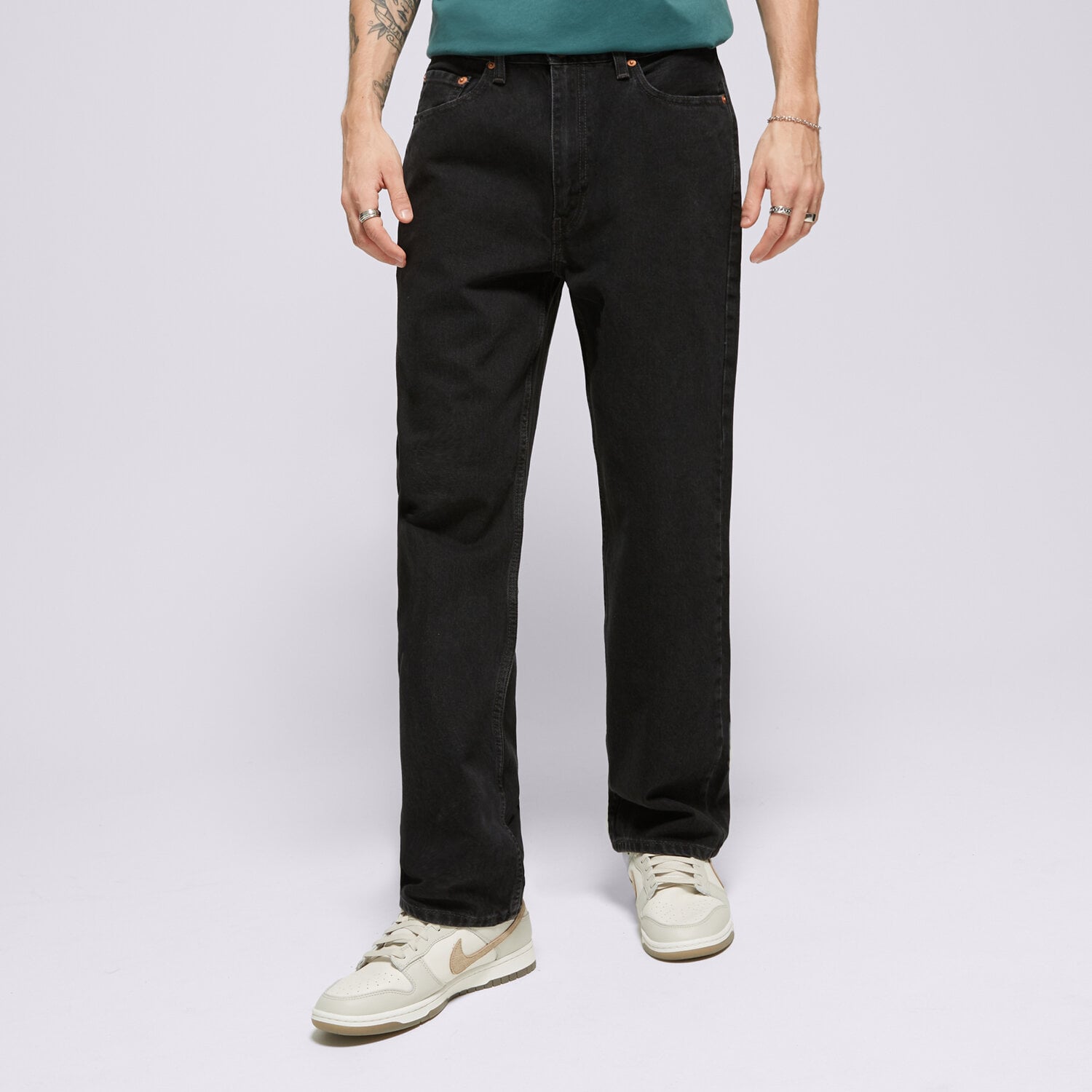 Muške hlače LEVI'S HLAČE 565 97 LOOSE STRAIGHT BLACKS A7221-0005 crna