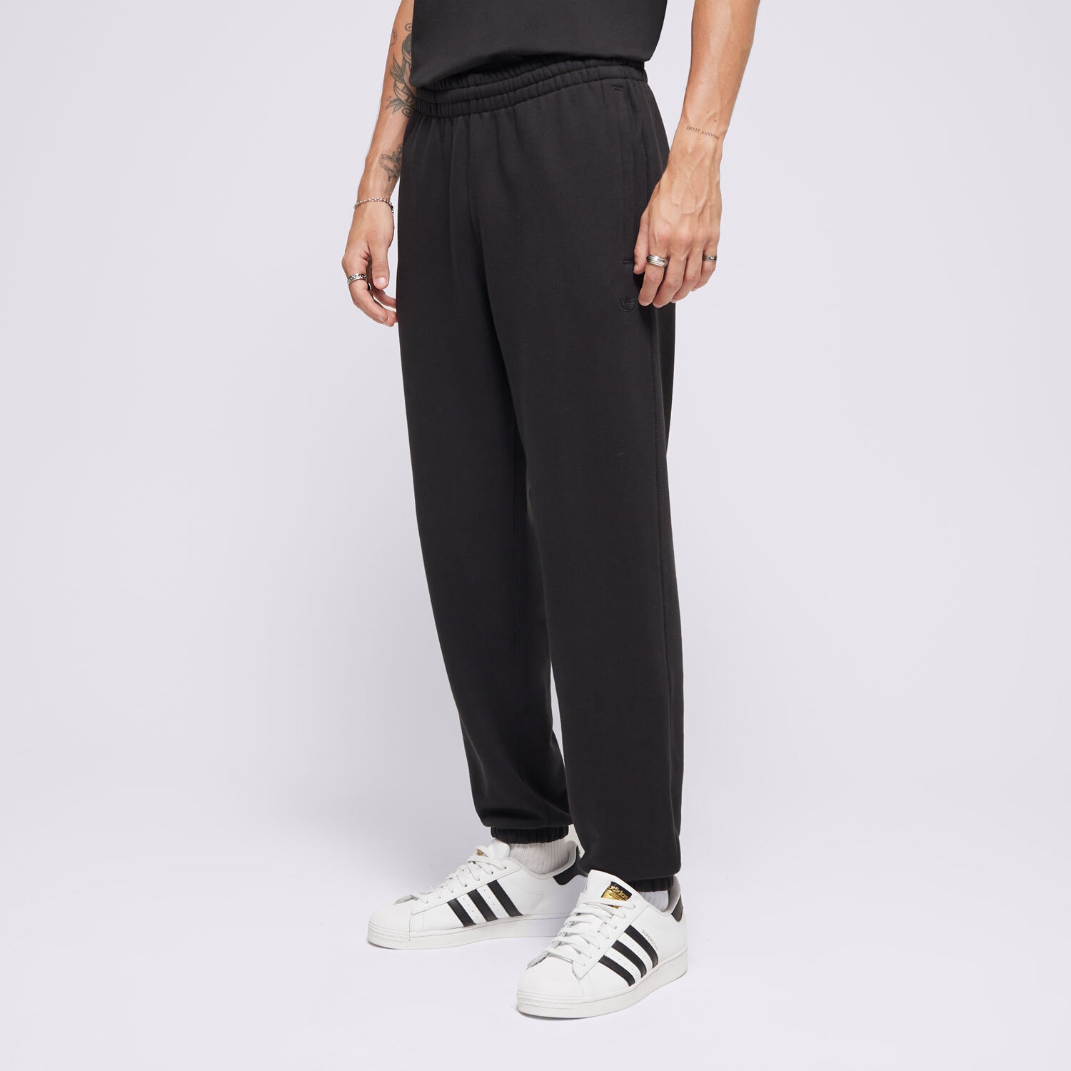 Muške hlače ADIDAS HLAČE P ESS PT IY2245 crna