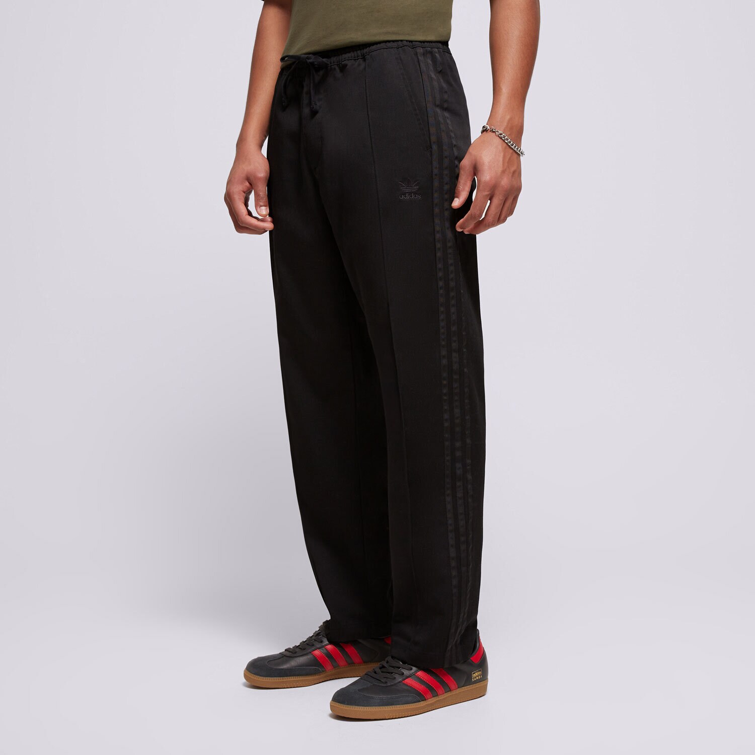 Muške hlače ADIDAS HLAČE CHINO IY2074 crna