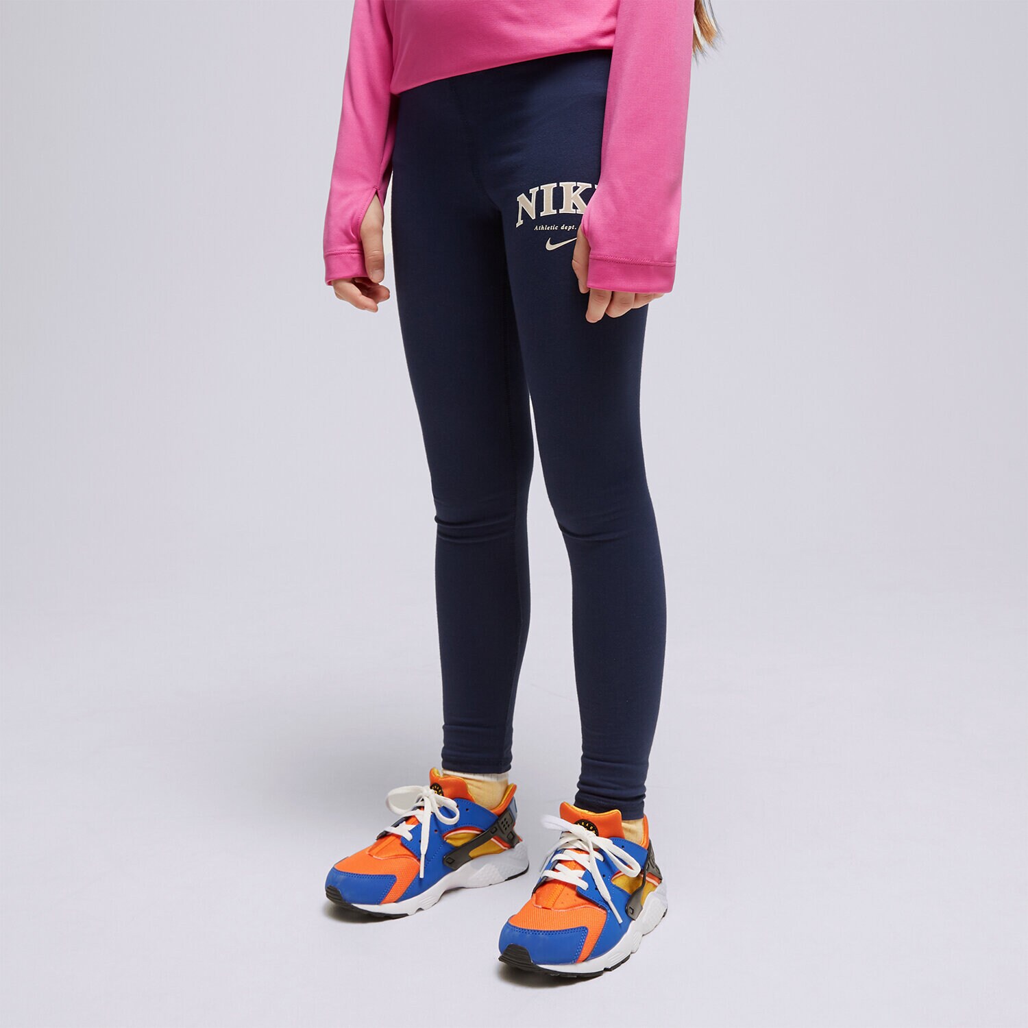 Dječje hlače NIKE HLAČE (G)TREND FAV HW LEG NY/CR PANTS FD0889-410 tamno plava