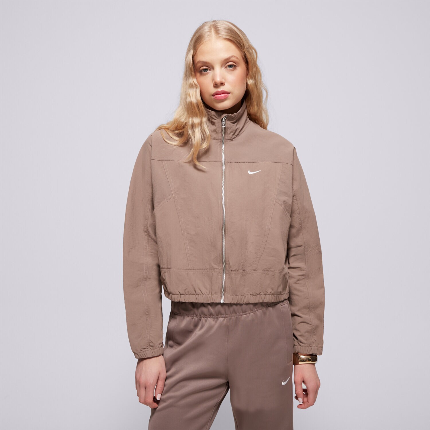 Ženske prijelazne jakne NIKE JAKNA W NSW EVRTHNG WVN JKT HJ0999-233 smeđa
