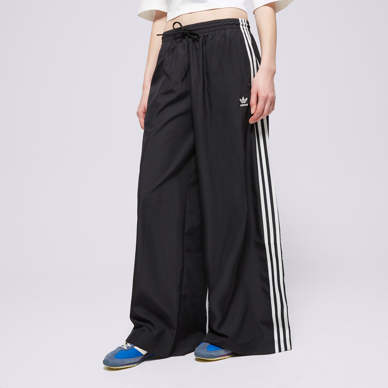 Ženske hlače ADIDAS HLAČE OVERSIZED TP JD3390 crna