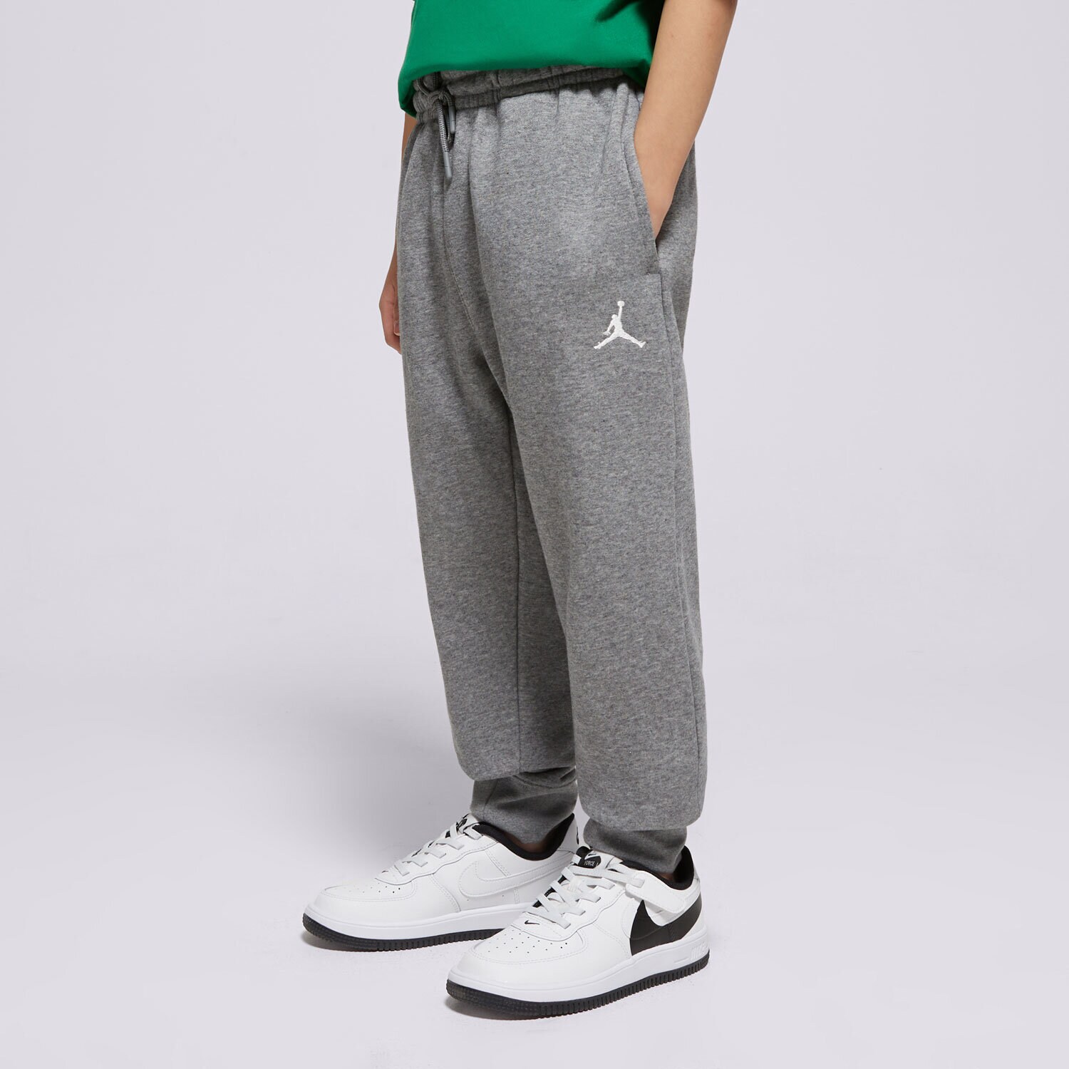 Dječje hlače JORDAN HLAČE MJ BROOKLYN FLC ESS PANT BOY 9BD234-GEH siva