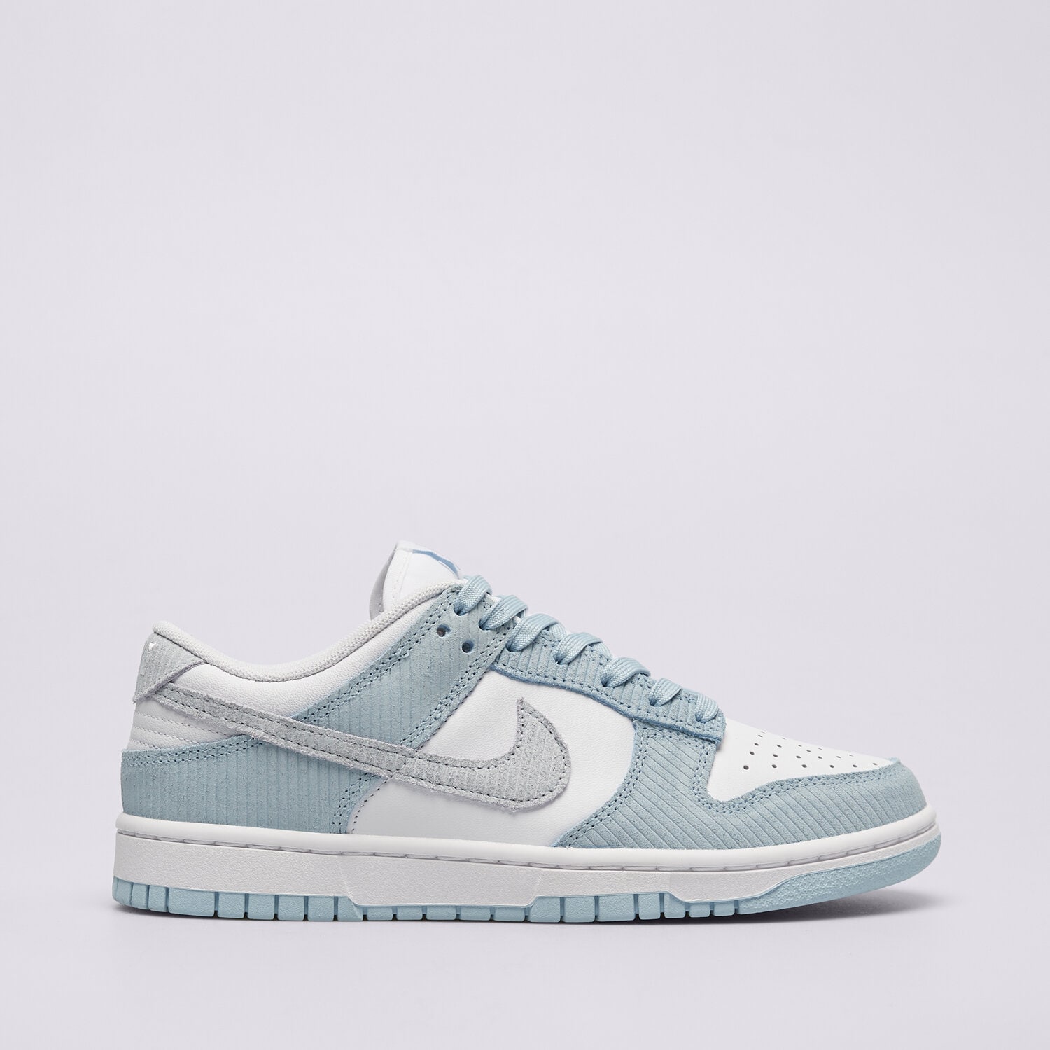 Ženske tenisice NIKE DUNK LOW FN7167-400 bijela