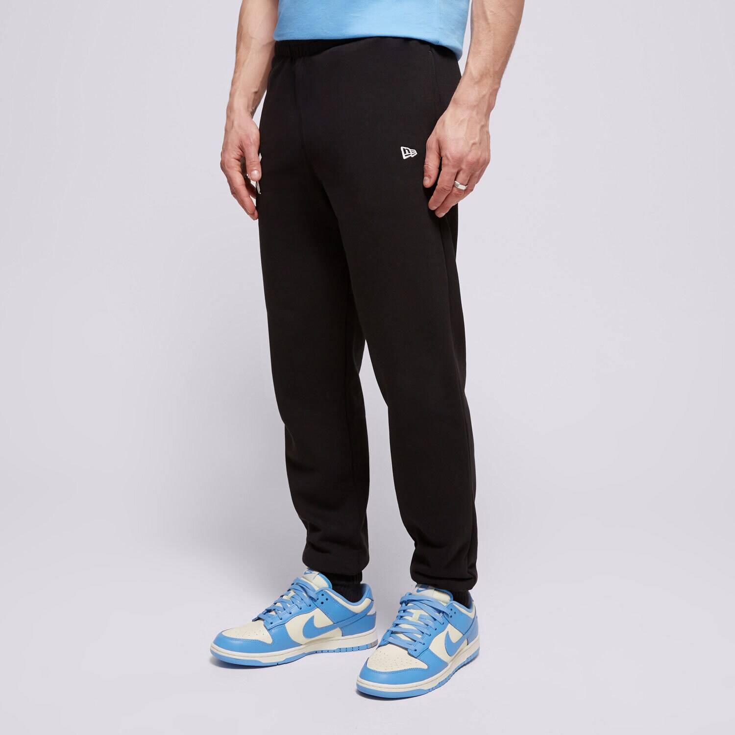Muške hlače NEW ERA HLAČE MLB ESS JOGGER nyy NEW YORK YANKEES 60416726 crna