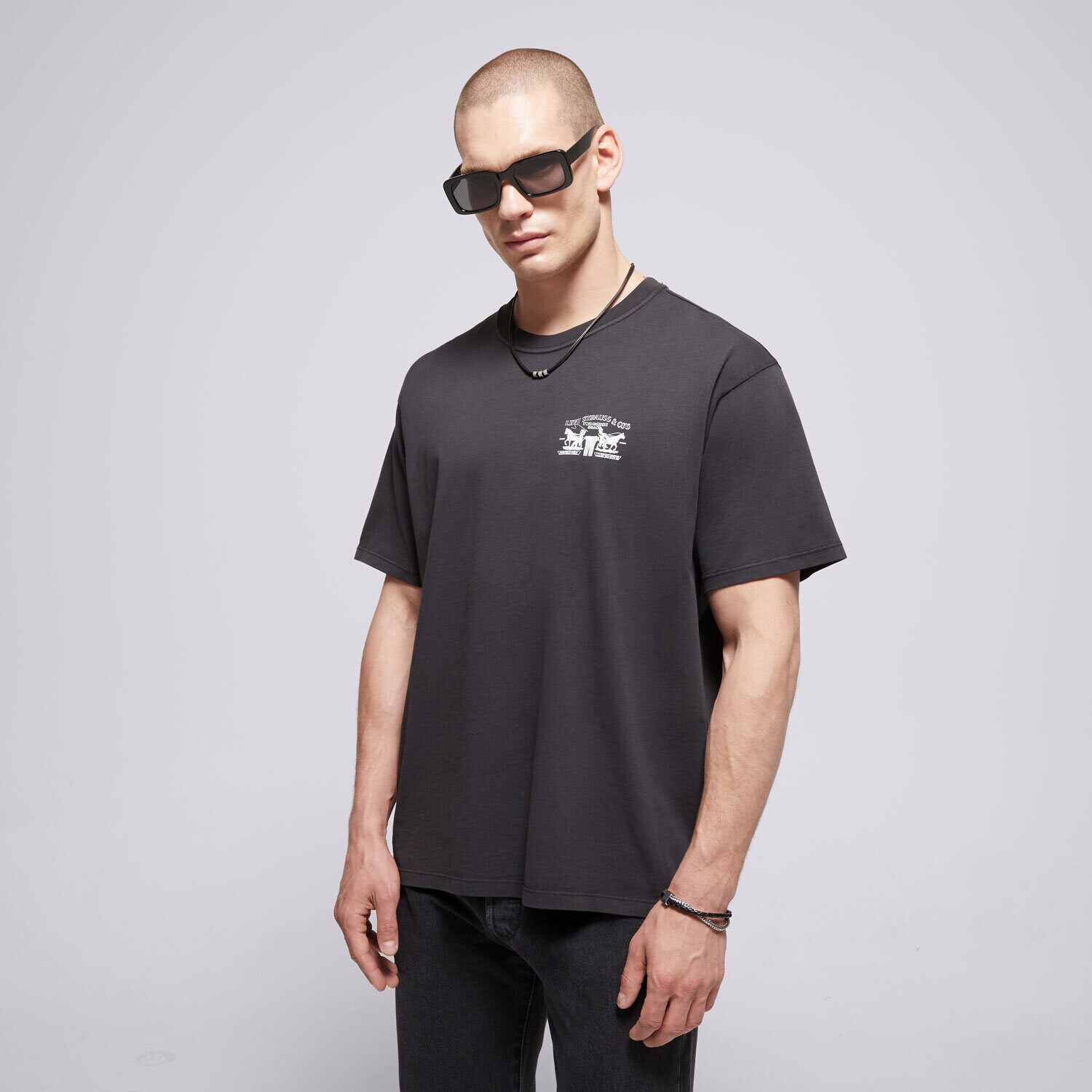 Muške majice LEVI'S T-SHIRT VINTAGE FIT GRAPHIC TEE BLACKS 87373-0260 crna