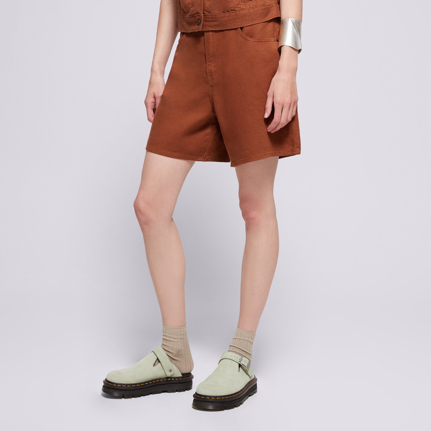 Ženske kratke hlače LEVI'S KRATKE HLAČE HIGH BAGGY SHORT A9311-0009 smeđa