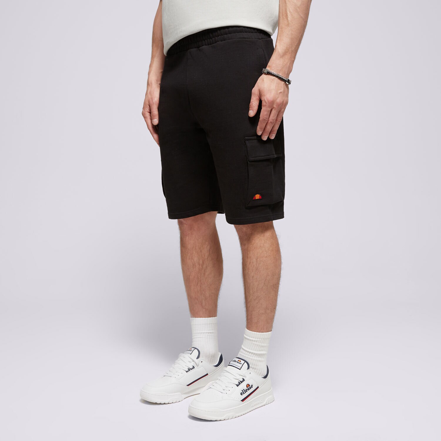 Muške kratke hlače ELLESSE KRATKE HLAČE VIZZINI CARGO SHORTS BLK SMG23453011 crna
