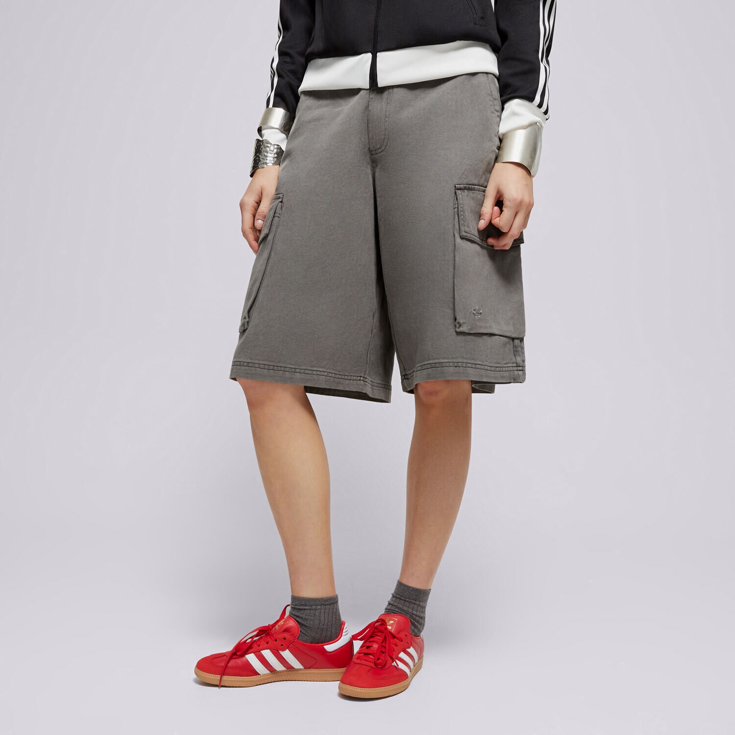 Ženske kratke hlače ADIDAS KRATKE HLAČE CARGO JORTS JD0139 siva