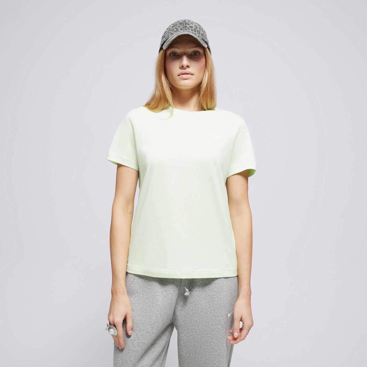 Ženske majice NEW BALANCE T-SHIRT SPORT ESSENTIALS JERSEY WT41509MEW zelena