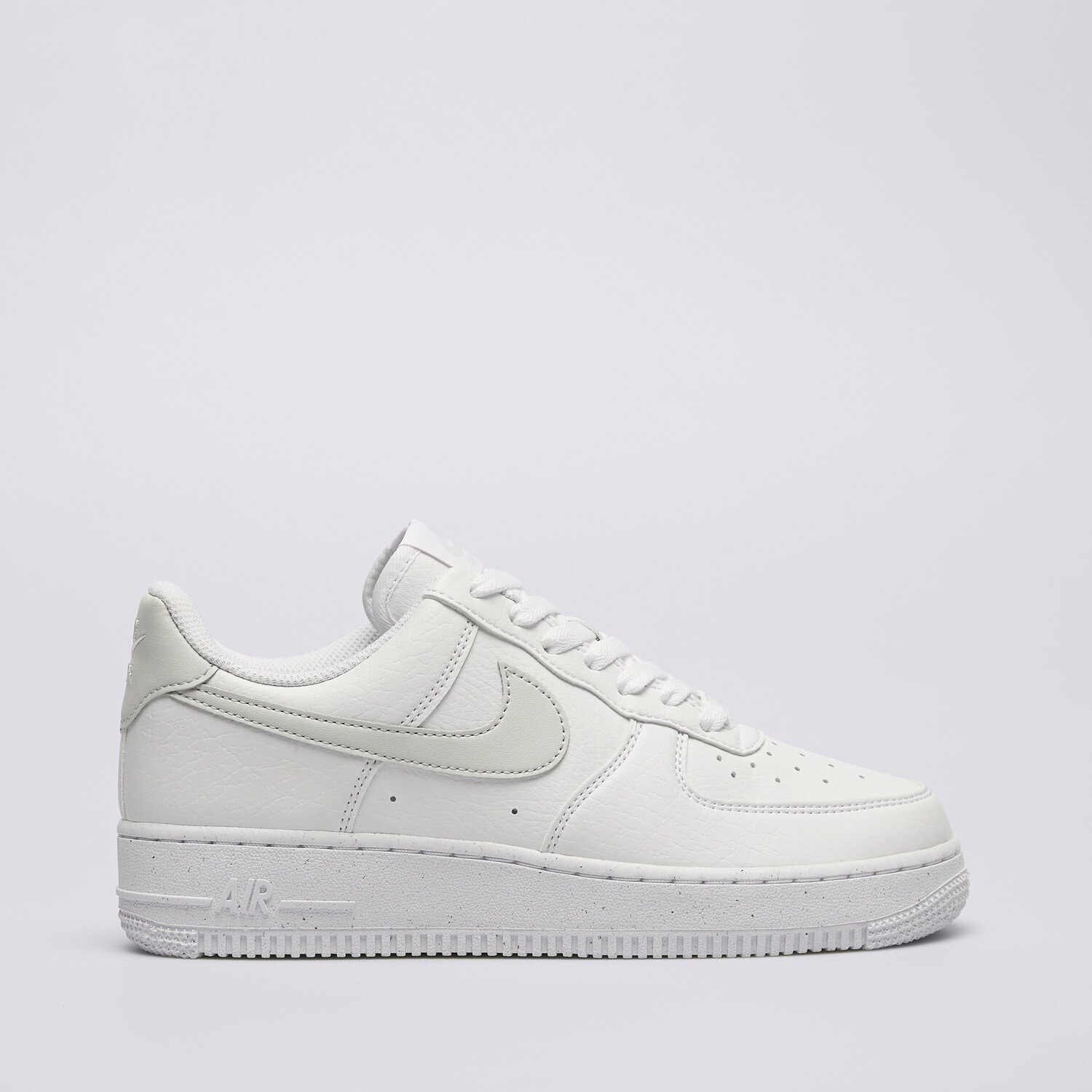 Ženske tenisice NIKE AIR FORCE 1 '07 NEXT NATURE DV3808-109 bijela