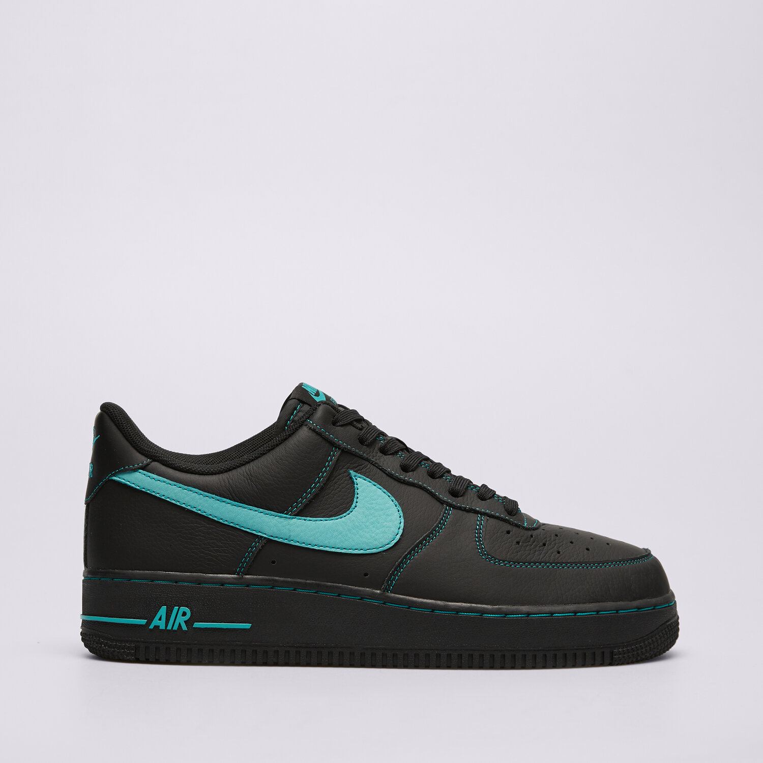 Muške tenisice NIKE AIR FORCE 1 '07 LV8 HQ2037-002 crna