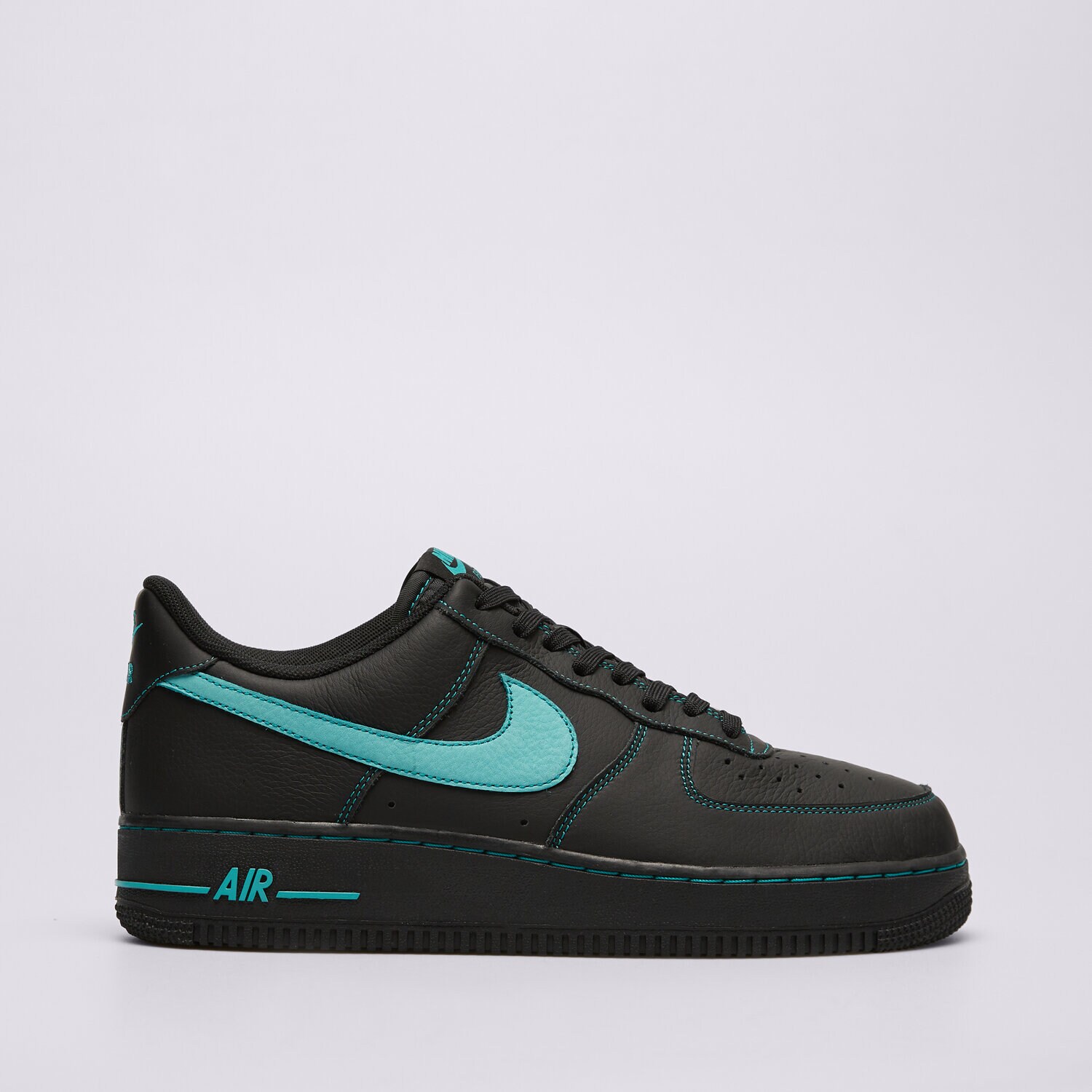 Muške tenisice NIKE AIR FORCE 1 '07 LV8 HQ2037-002 crna