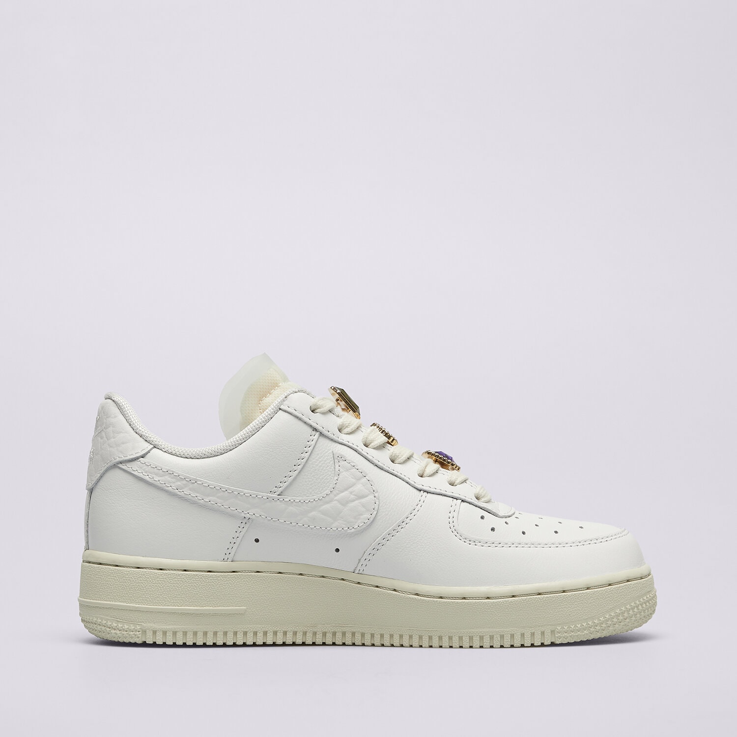 Ženske tenisice NIKE AIR FORCE 1 LOW PREMIUM DN5463-100 bijela