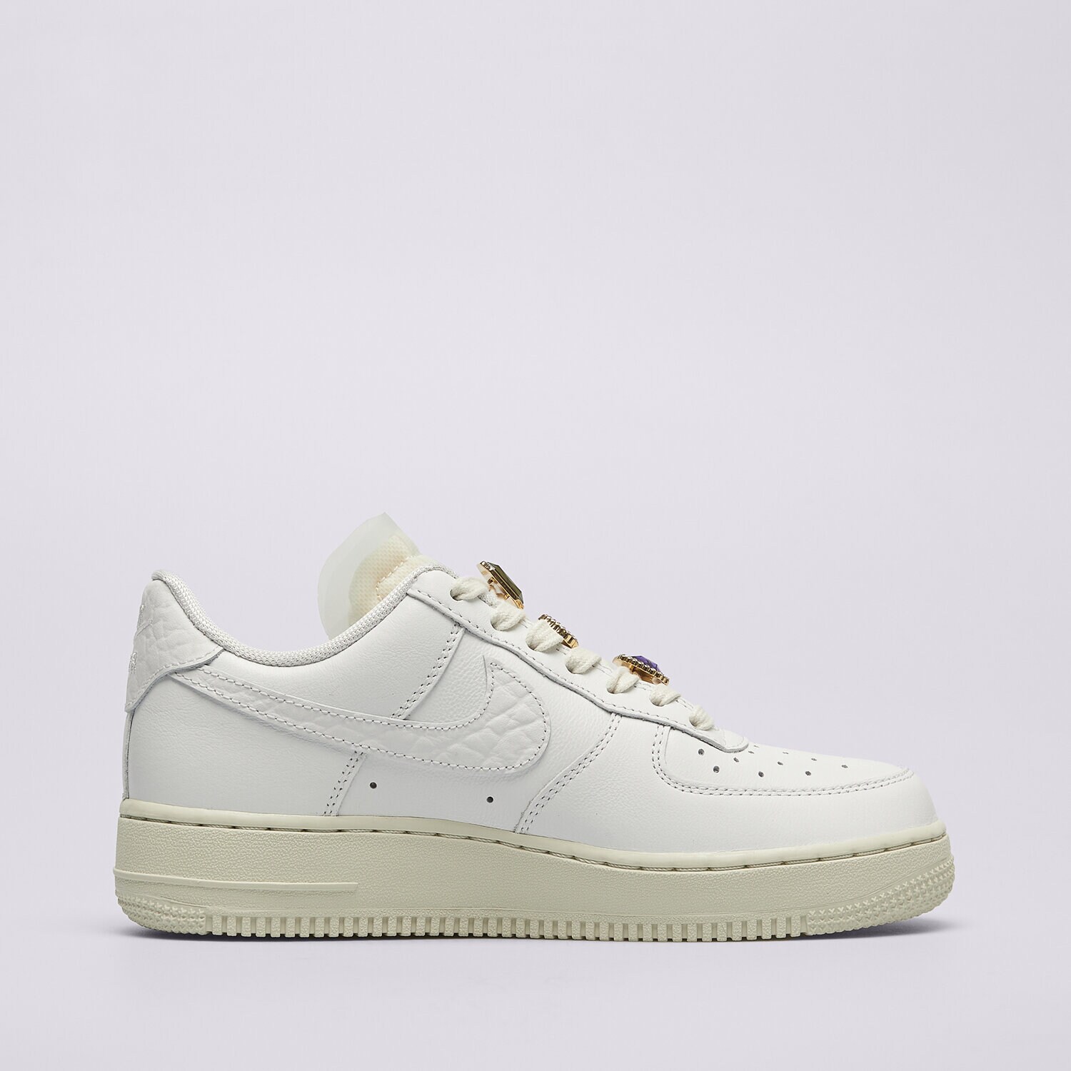 Ženske tenisice NIKE AIR FORCE 1 LOW PREMIUM DN5463-100 bijela