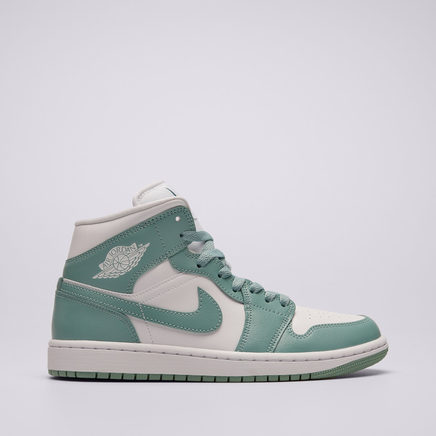 Ženske tenisice WMNS AIR JORDAN 1 MID BQ6472-138 bijela