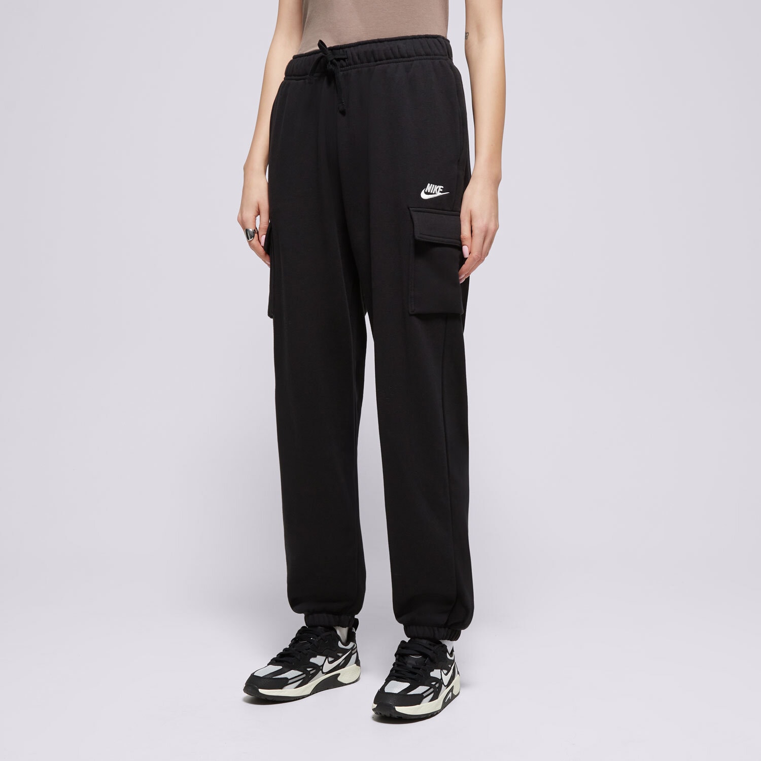 Ženske hlače NIKE HLAČE W NSW CLUB FLC MR  CARGO DQ5196-010 crna