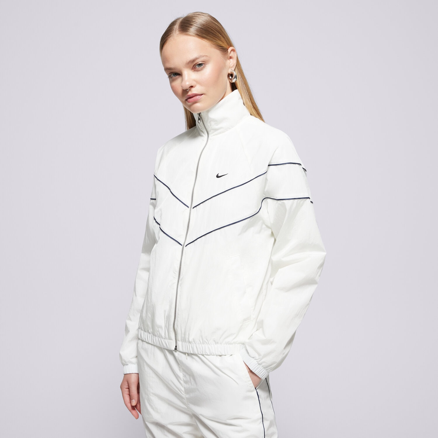 Ženske prijelazne jakne NIKE JAKNA W NSW NK WR WVN UV FZ JKT FV6304-135 krem