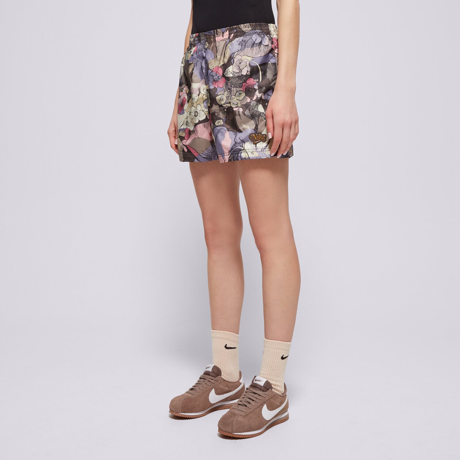 Ženske kratke hlače NIKE KRATKE HLAČE W NSW FEMME SHORT WVN AOP HR CZ9292-004 šarena