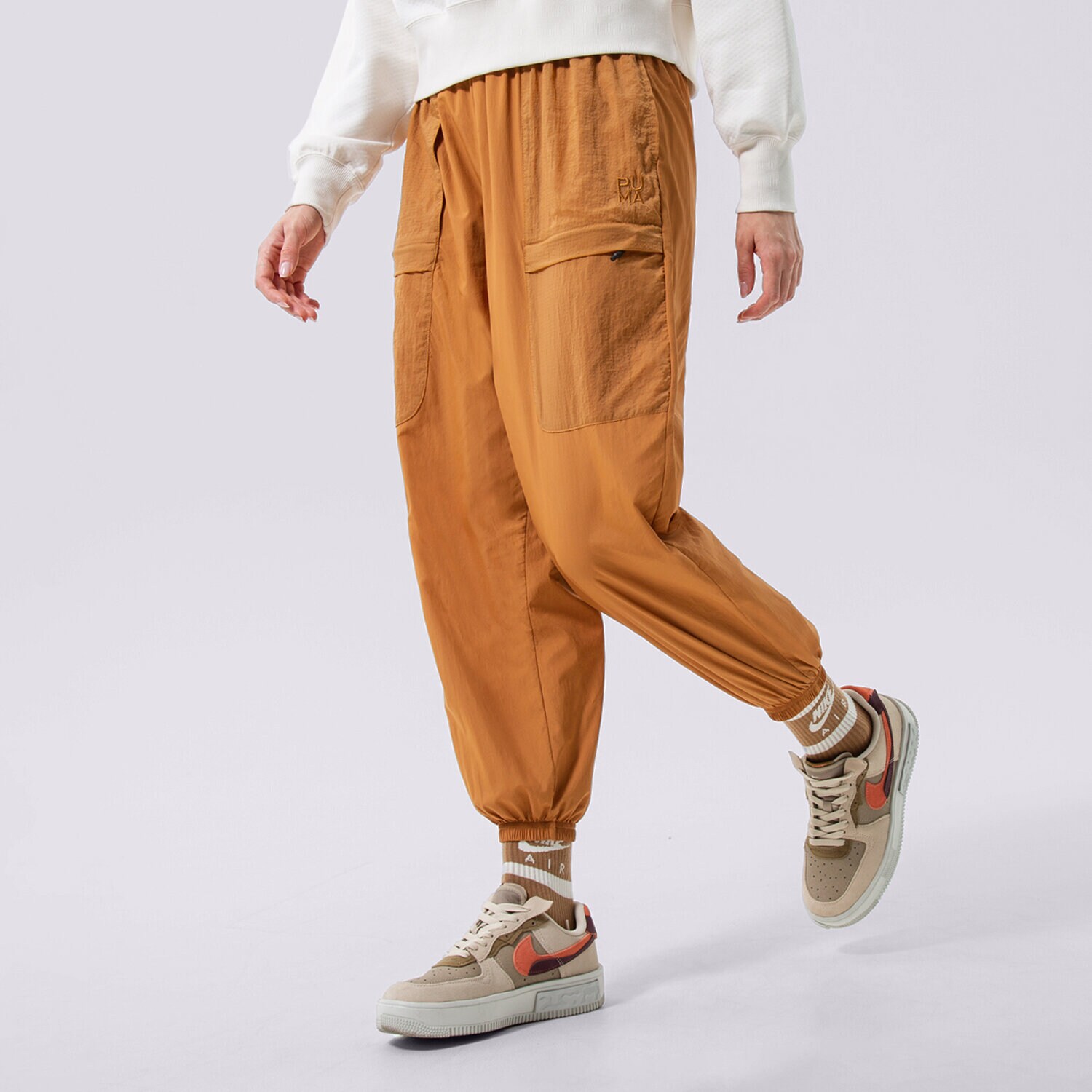 Ženske hlače PUMA HLAČE PUMA INFUSE WOVEN PANTS 536106-74 žuta