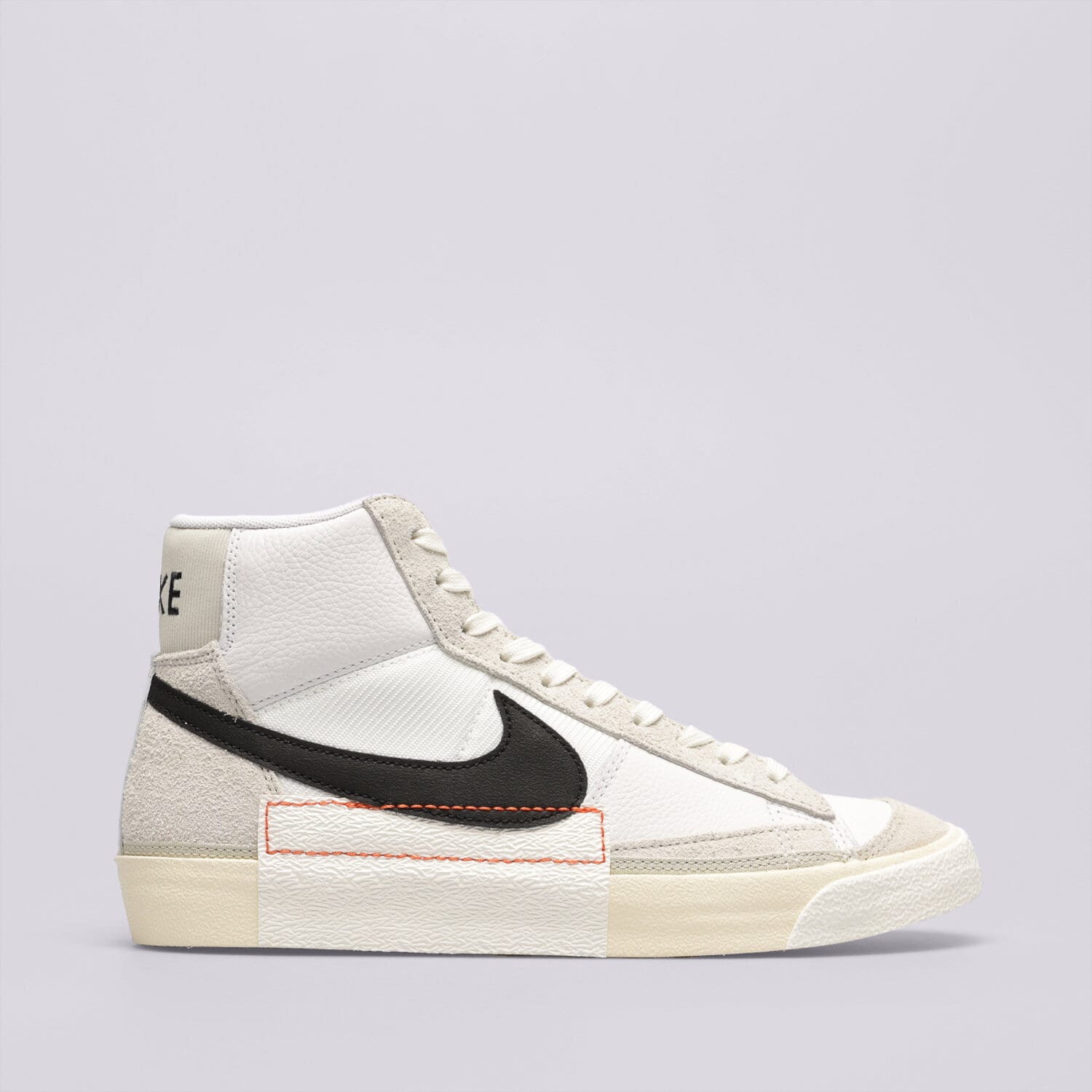 Muške tenisice NIKE BLAZER '77 REMASTERED DQ7673-100 bijela